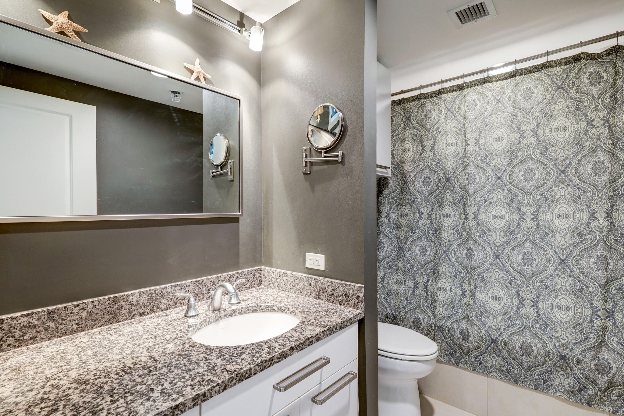 801 E Beach Drive Bc0412 Property Photo 7