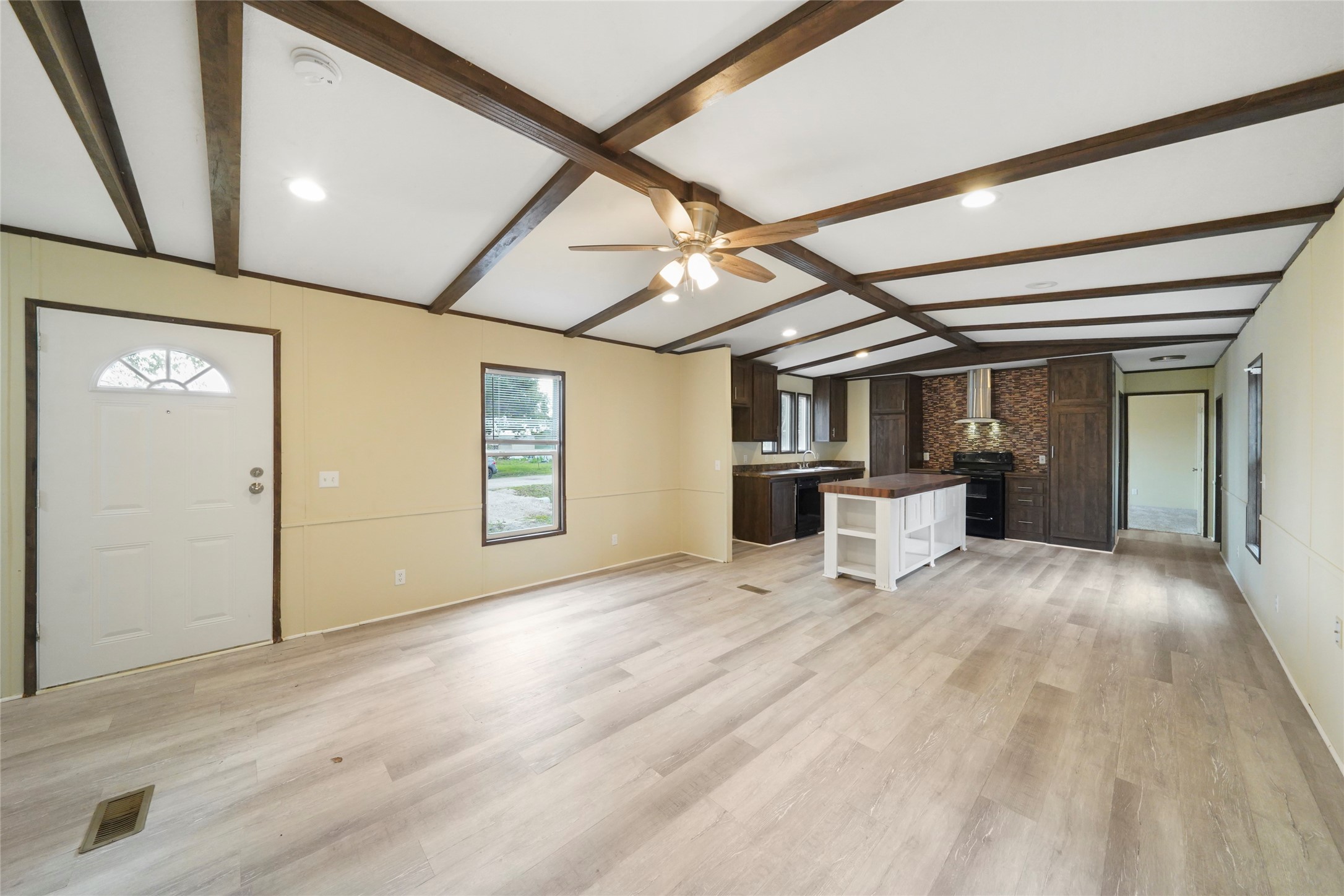 171 Country Oaks Street Property Photo