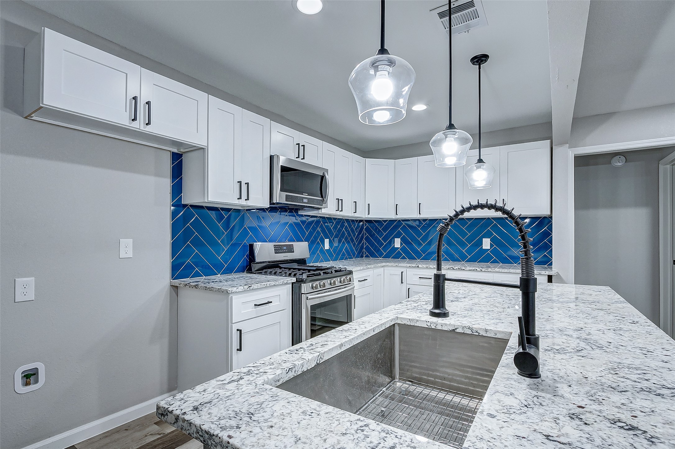 5914 Carew Street Property Photo 19