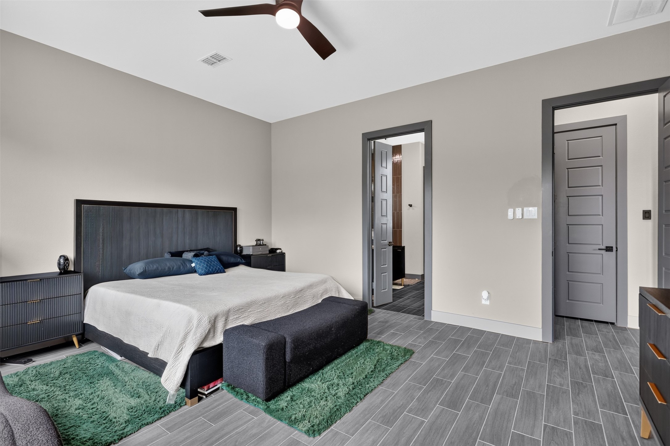 4507 Woodgate Court Property Photo 16