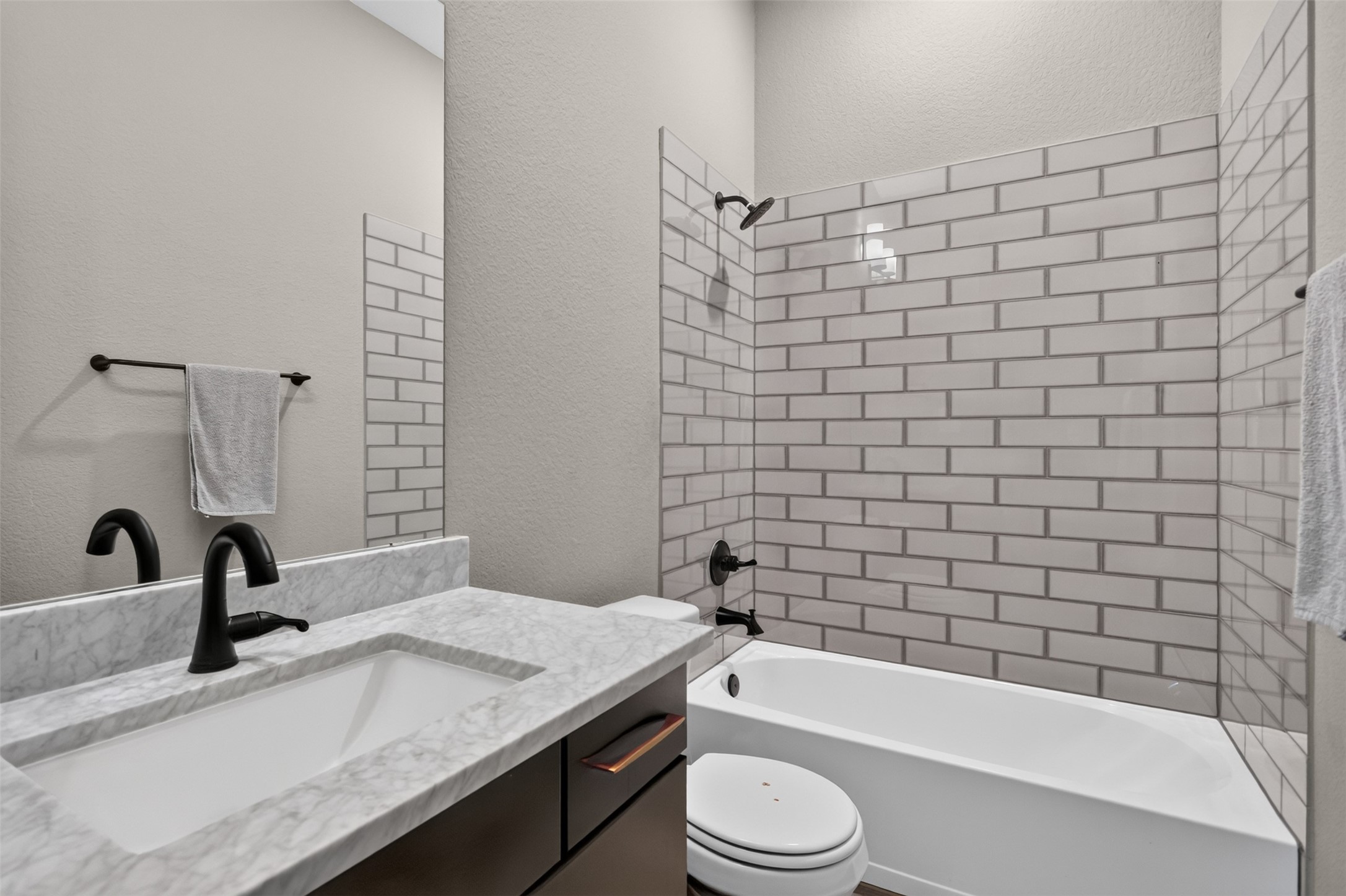 4507 Woodgate Court Property Photo 38
