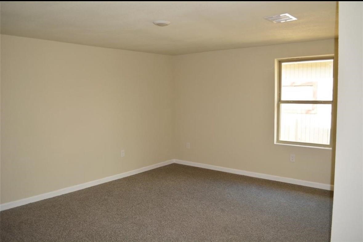 3007 Grovey Street B Property Photo 8