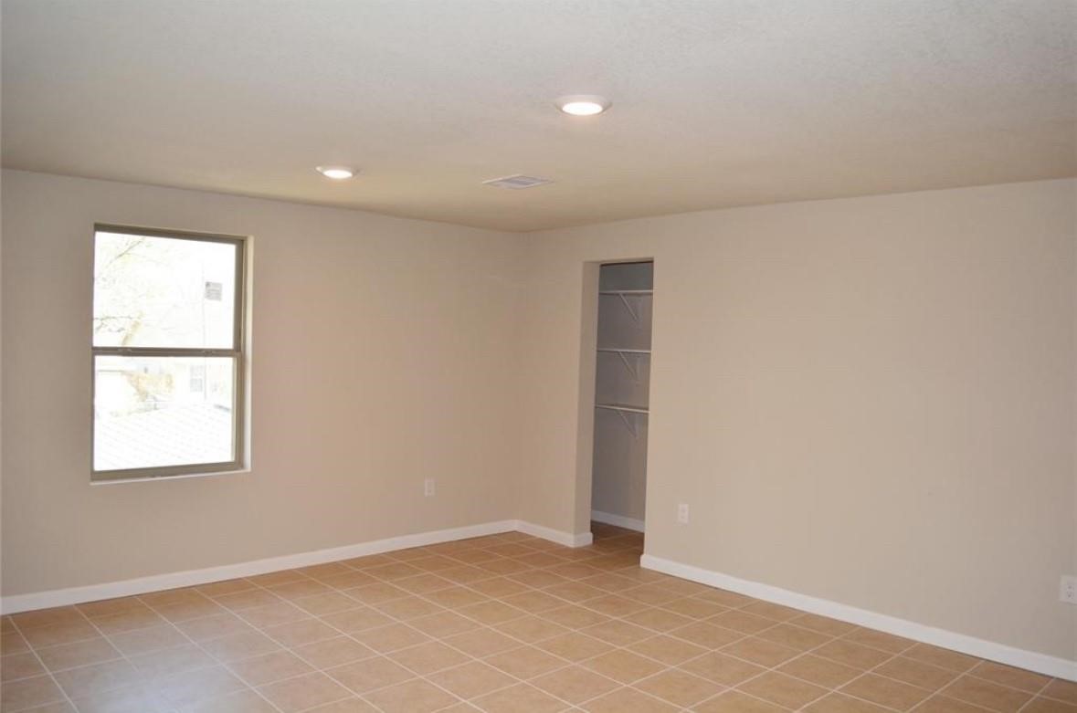 3007 Grovey Street B Property Photo 10