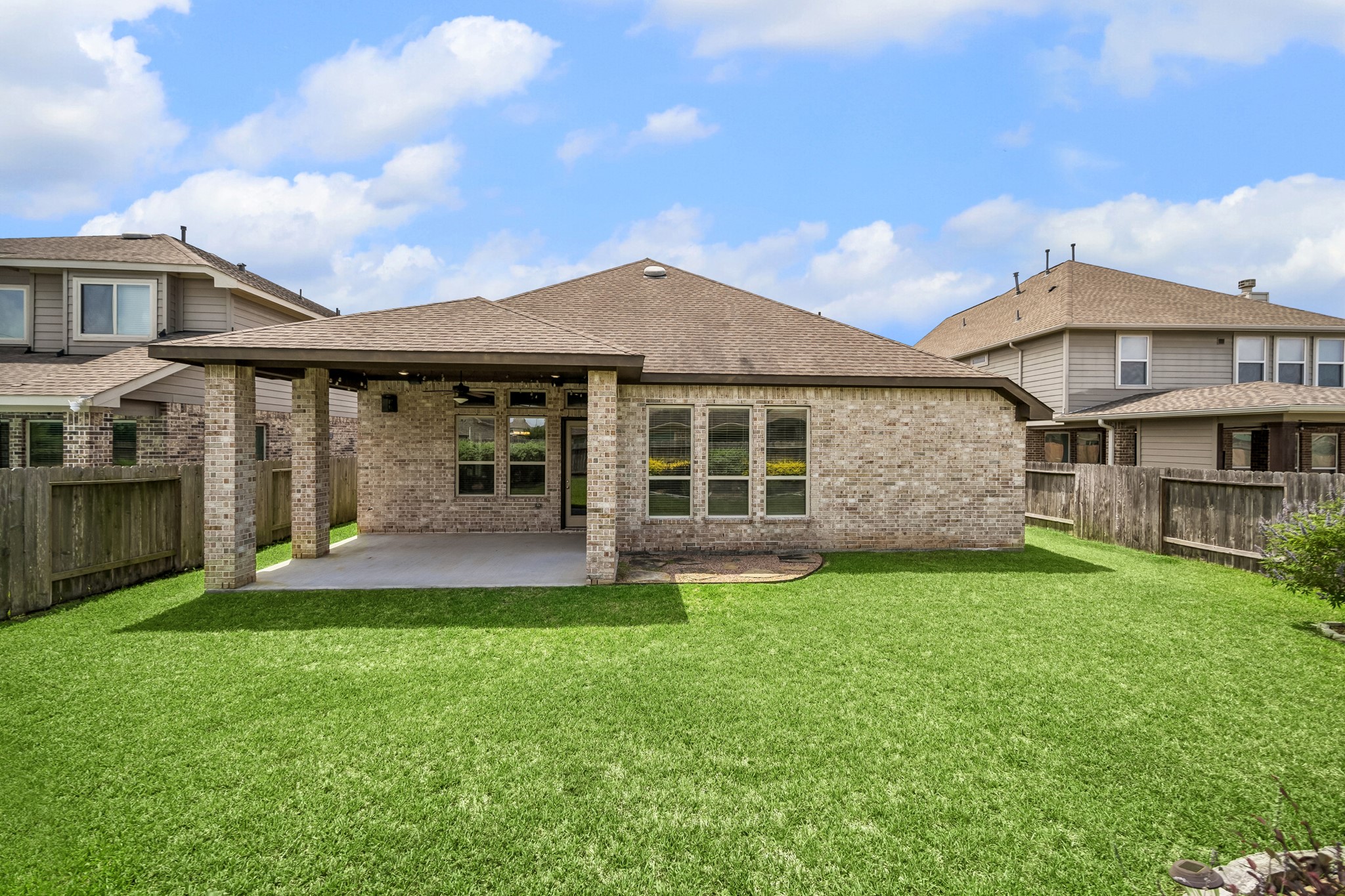 3002 Golden Honey Lane Property Photo 32