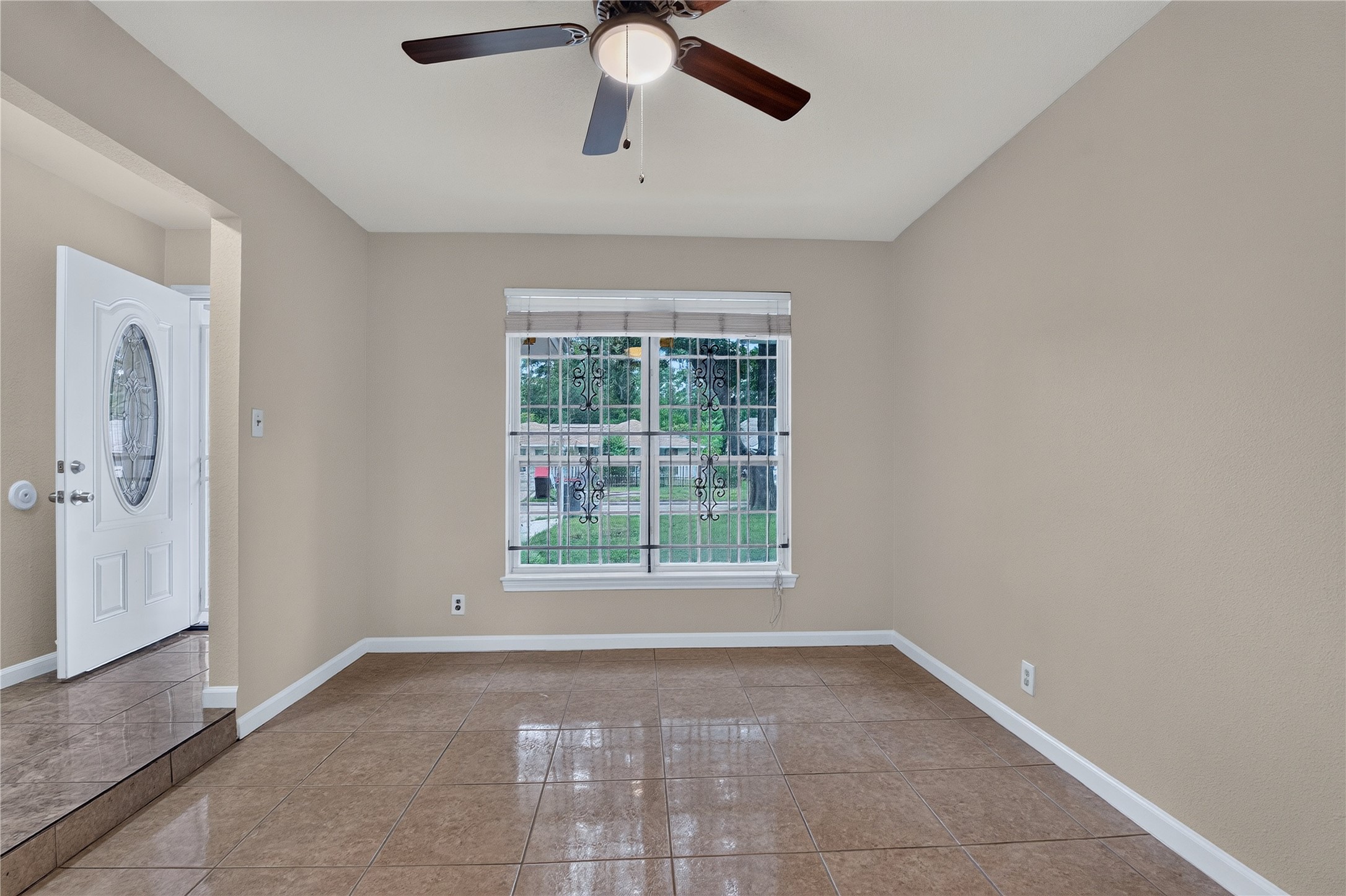 5210 Sandydale Lane Property Photo 6