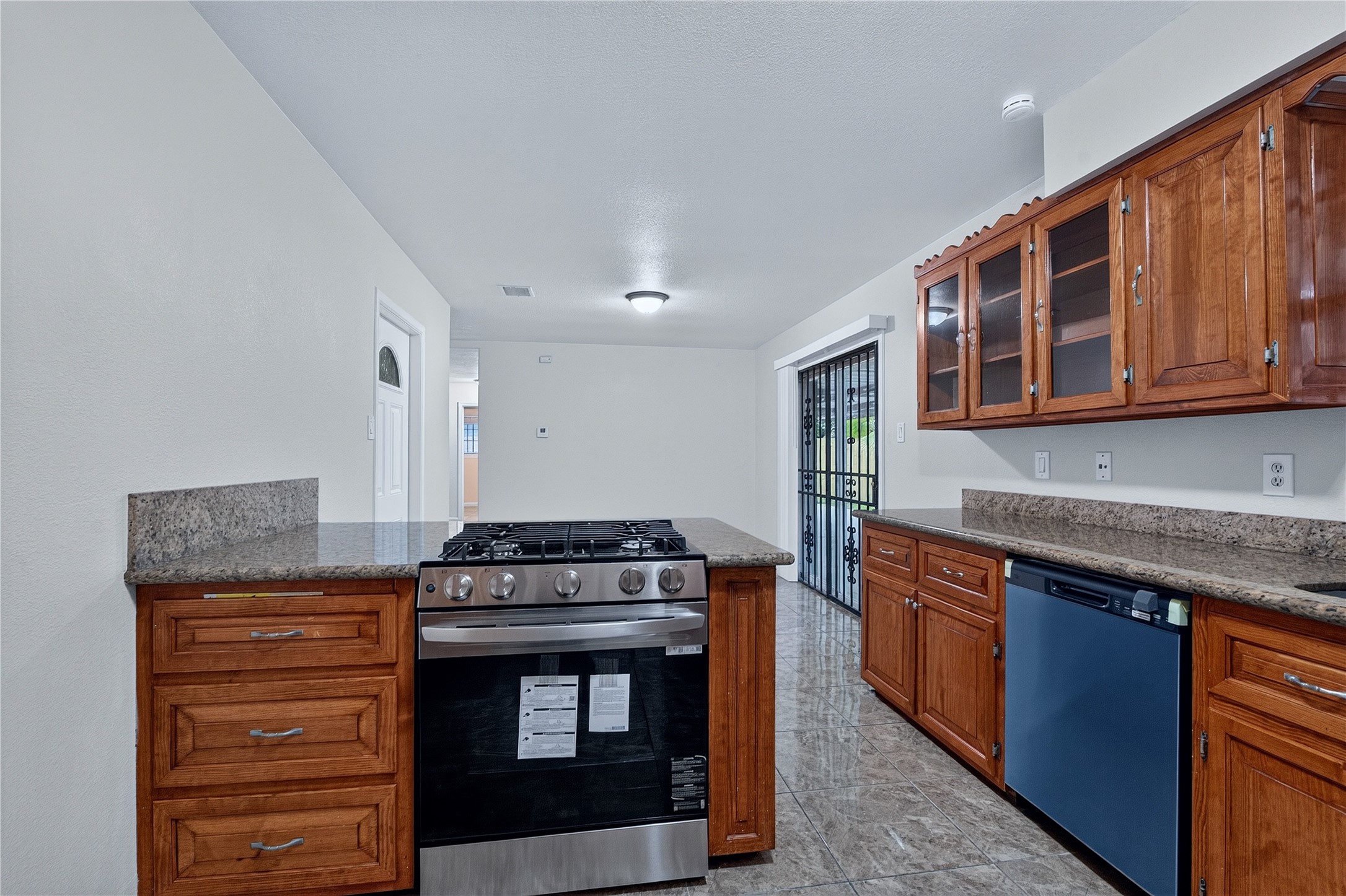 5210 Sandydale Lane Property Photo 8