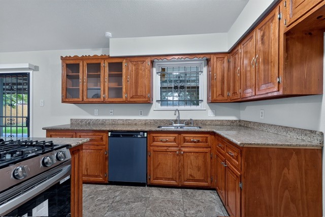 5210 Sandydale Lane Property Photo 9