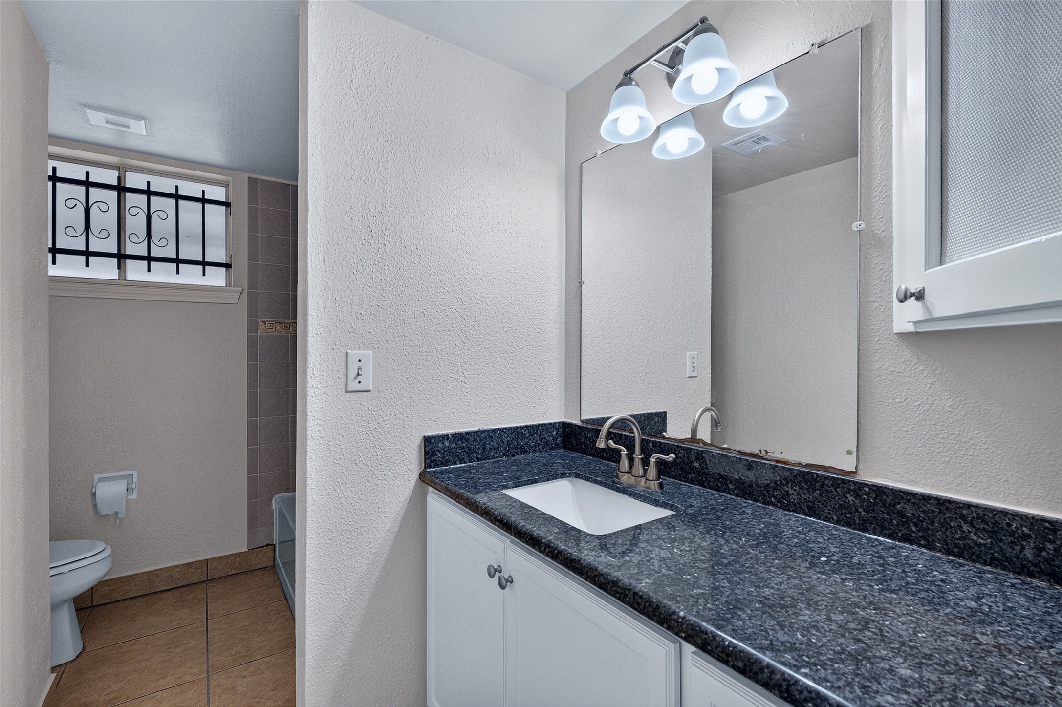 5210 Sandydale Lane Property Photo 13