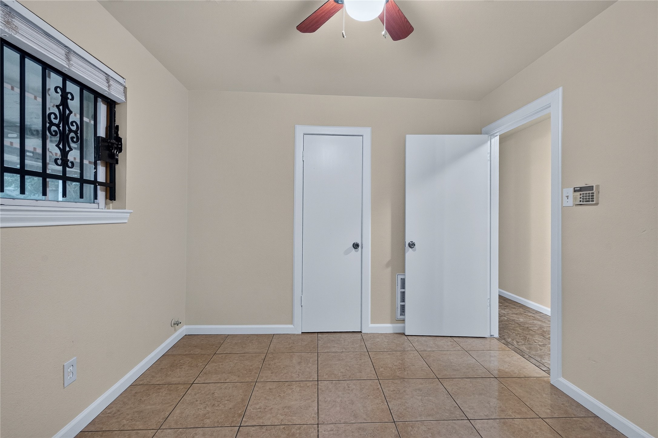 5210 Sandydale Lane Property Photo 18