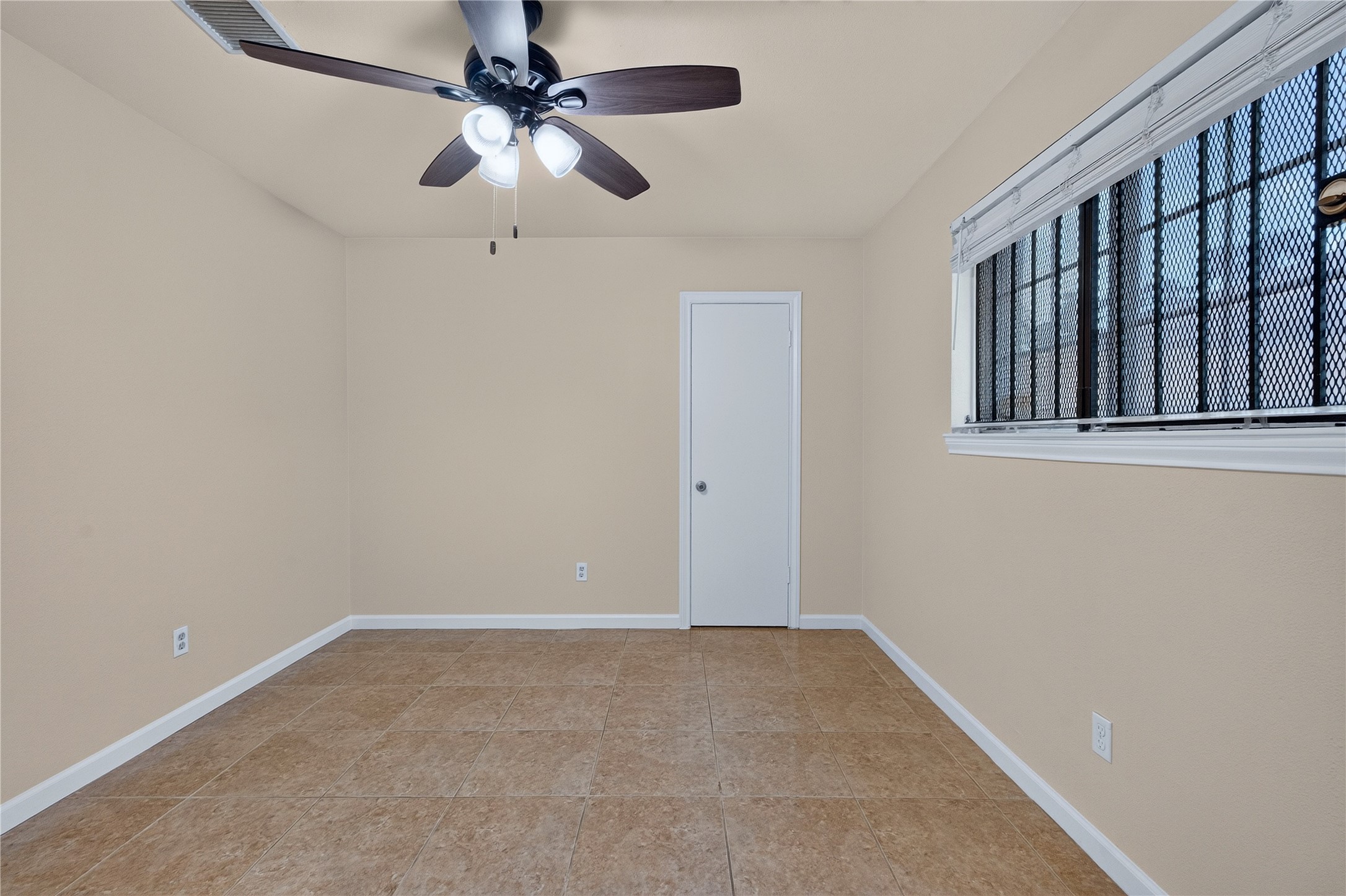 5210 Sandydale Lane Property Photo 20