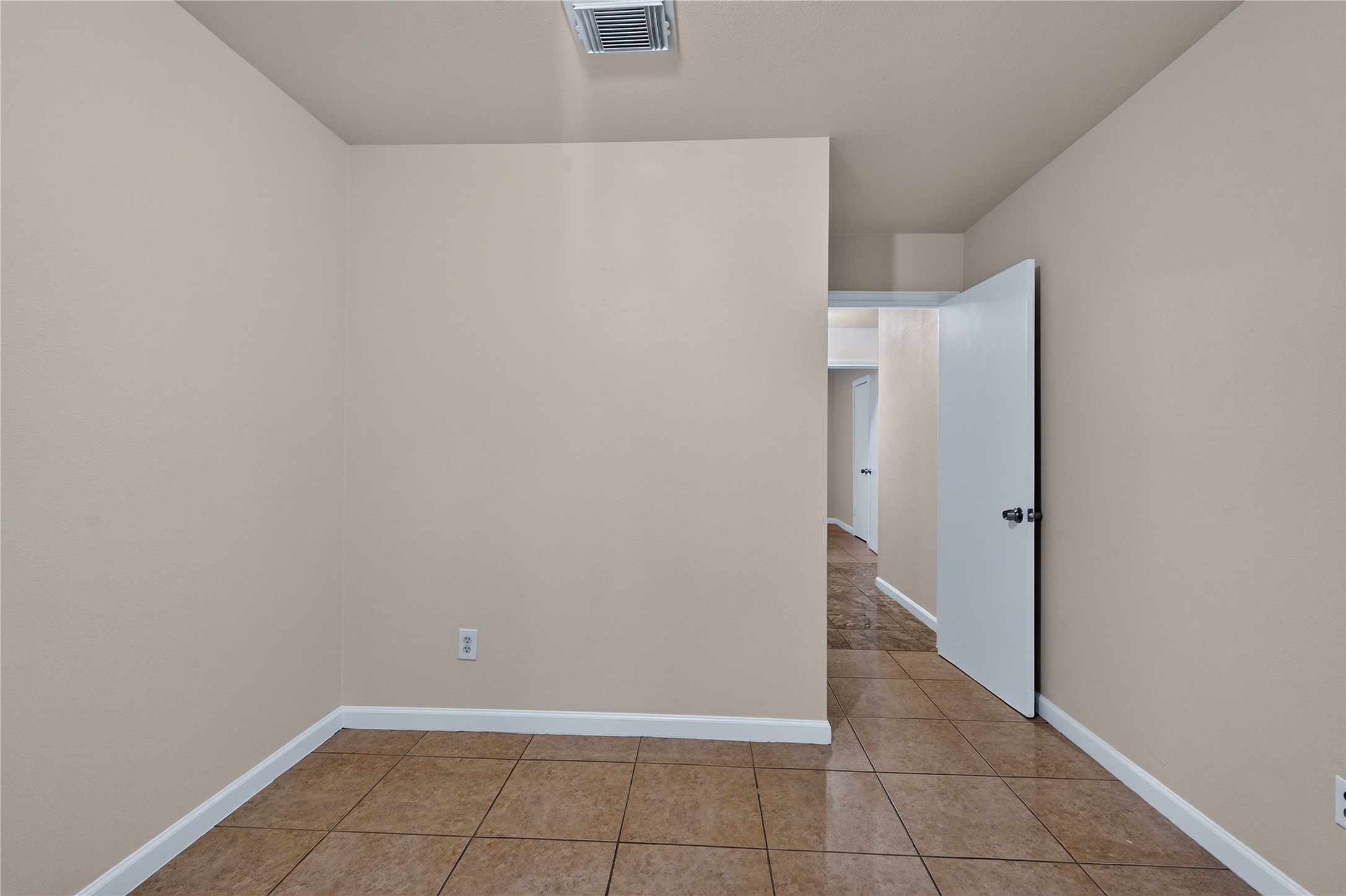 5210 Sandydale Lane Property Photo 22