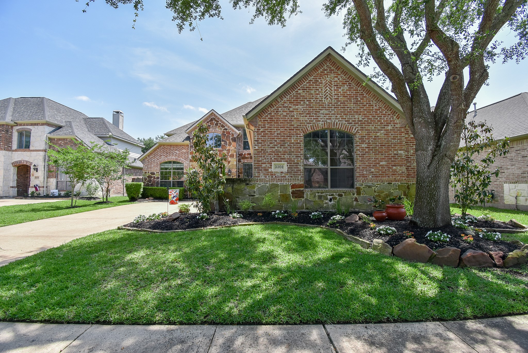 3302 Saint Charles Court Property Photo 4