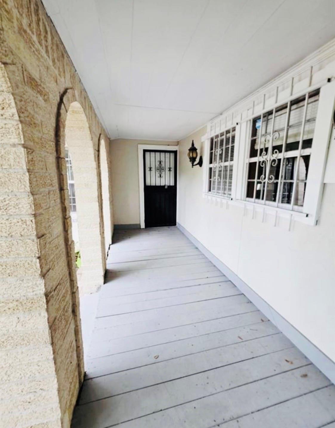 6109 Saxon Drive A Property Photo 2