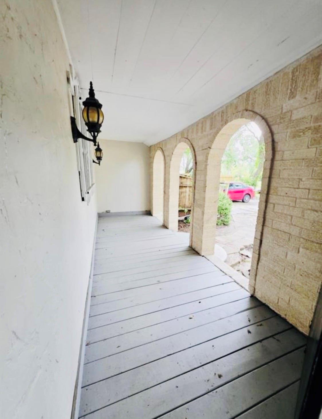 6109 Saxon Drive A Property Photo 3
