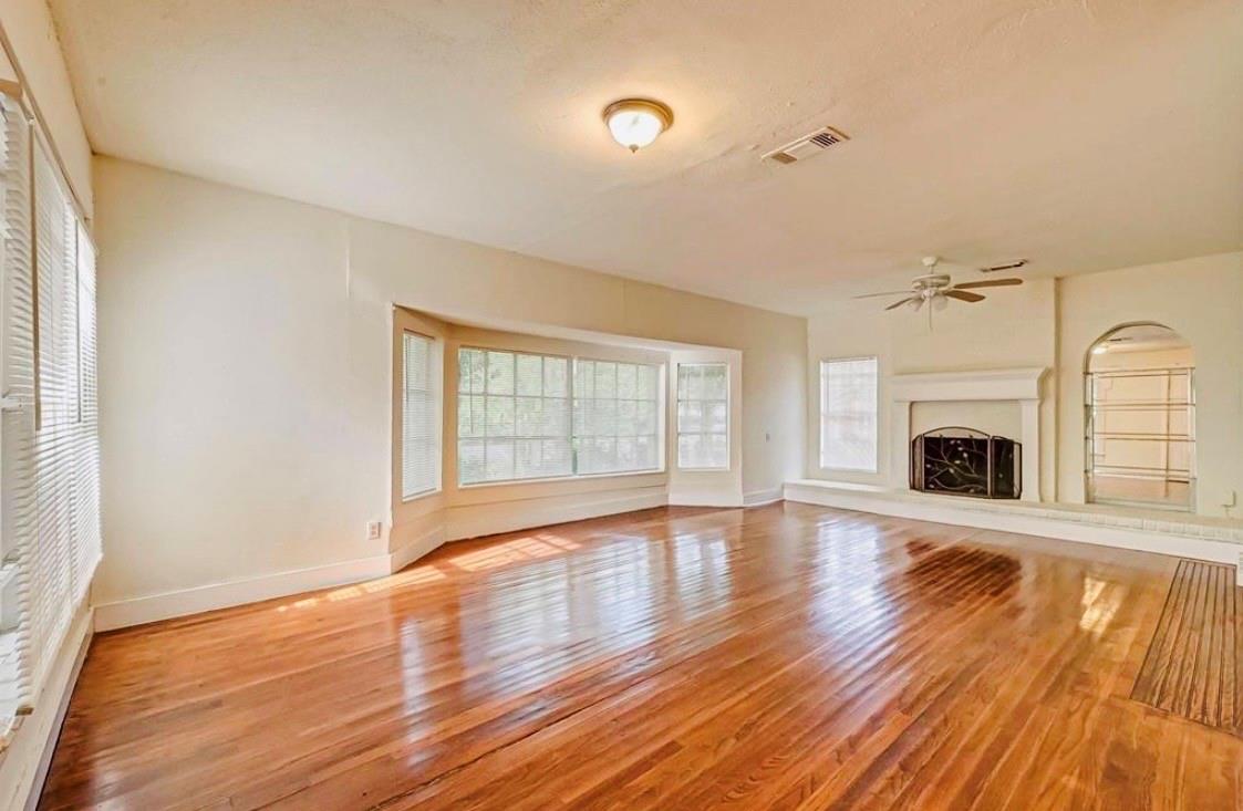 6109 Saxon Drive A Property Photo 4