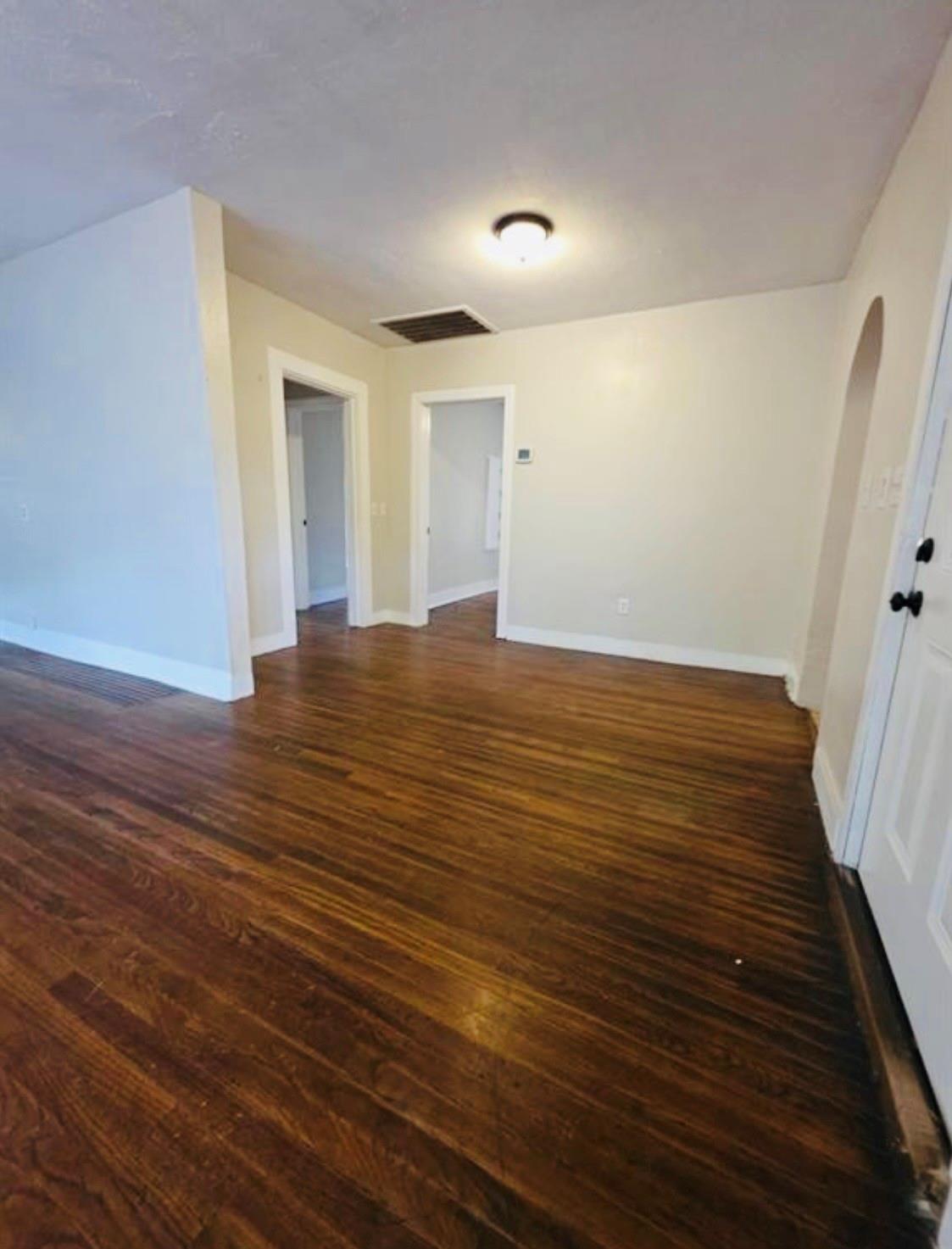 6109 Saxon Drive A Property Photo 5