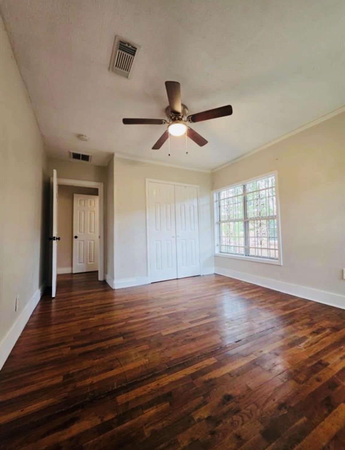 6109 Saxon Drive A Property Photo 7