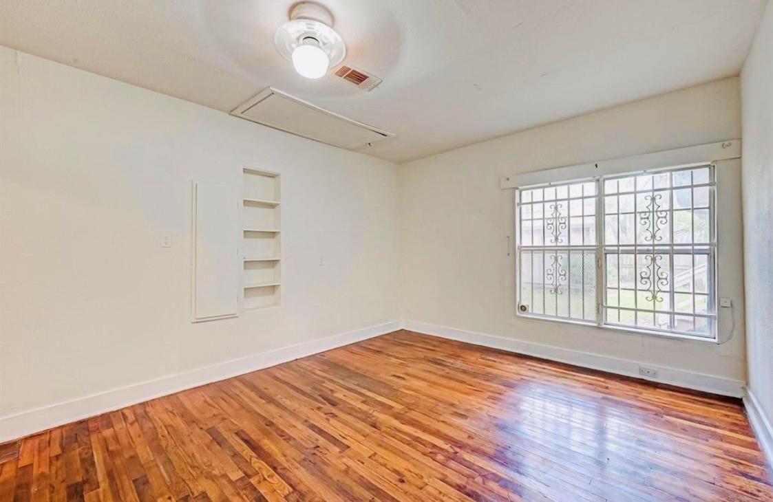 6109 Saxon Drive A Property Photo 10