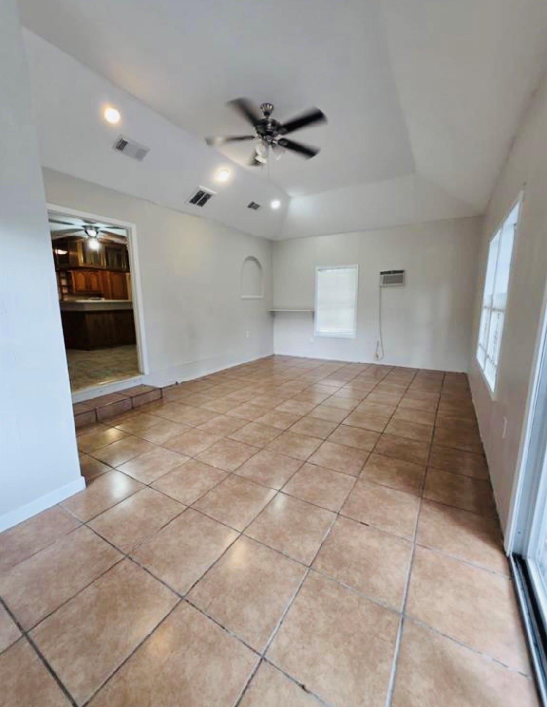 6109 Saxon Drive A Property Photo 11