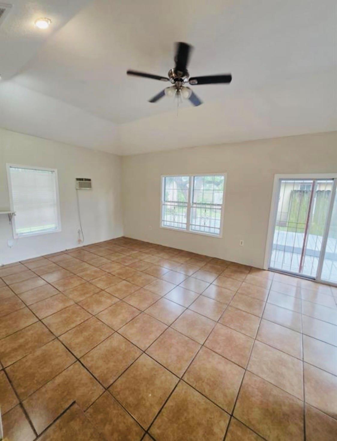 6109 Saxon Drive A Property Photo 12