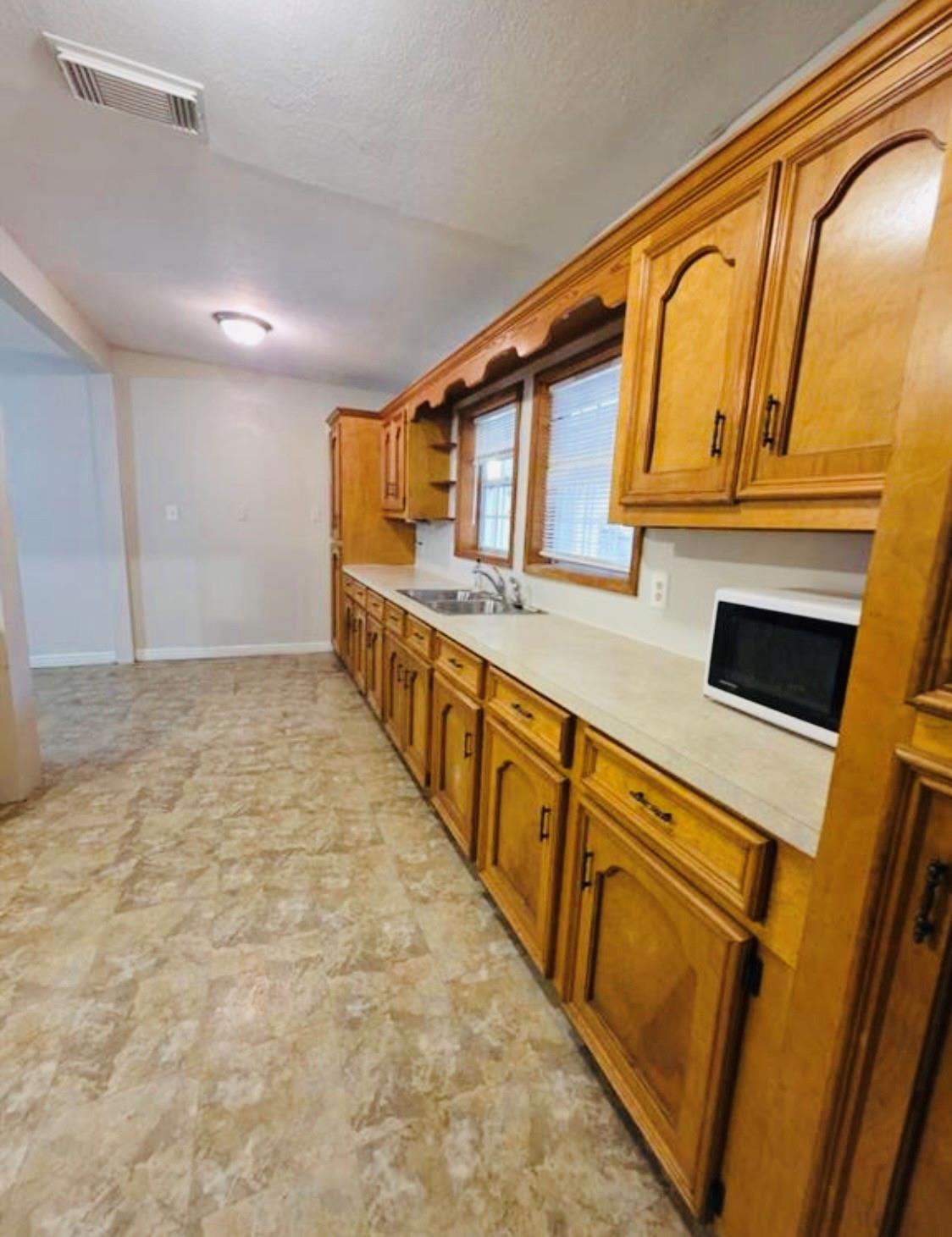 6109 Saxon Drive A Property Photo 19