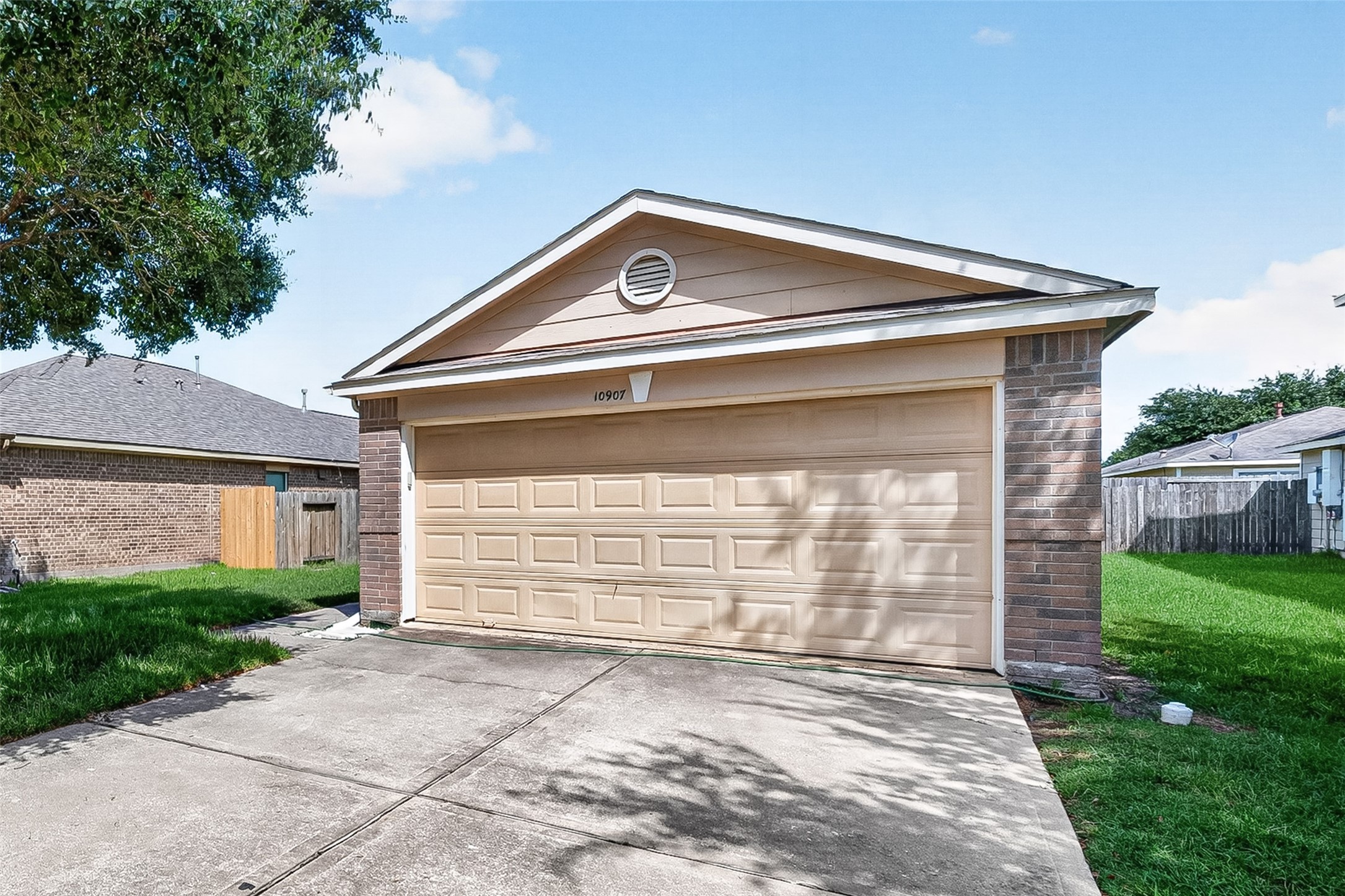 10907 Barker Gate Court Property Photo 5