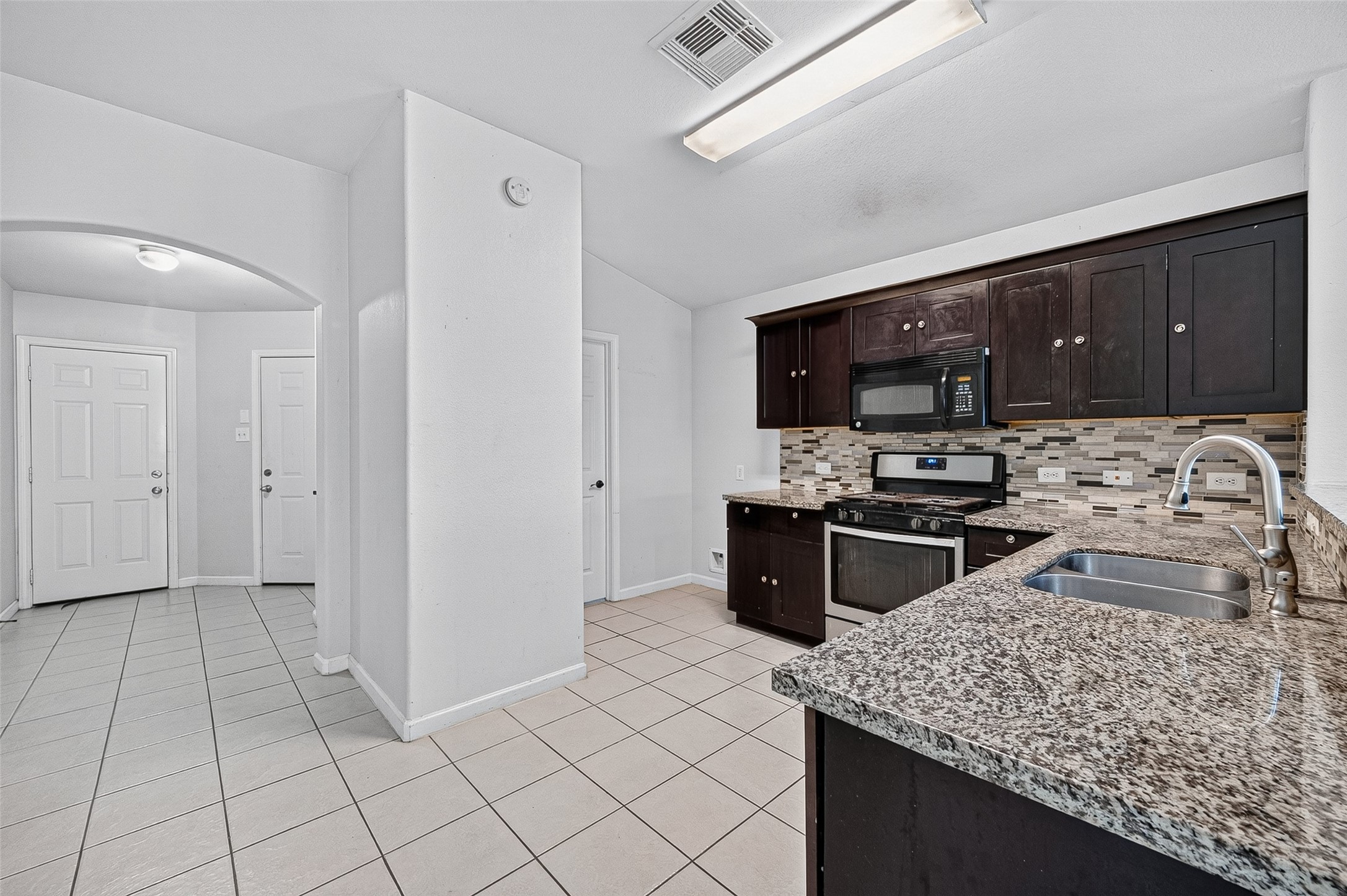 10907 Barker Gate Court Property Photo 8