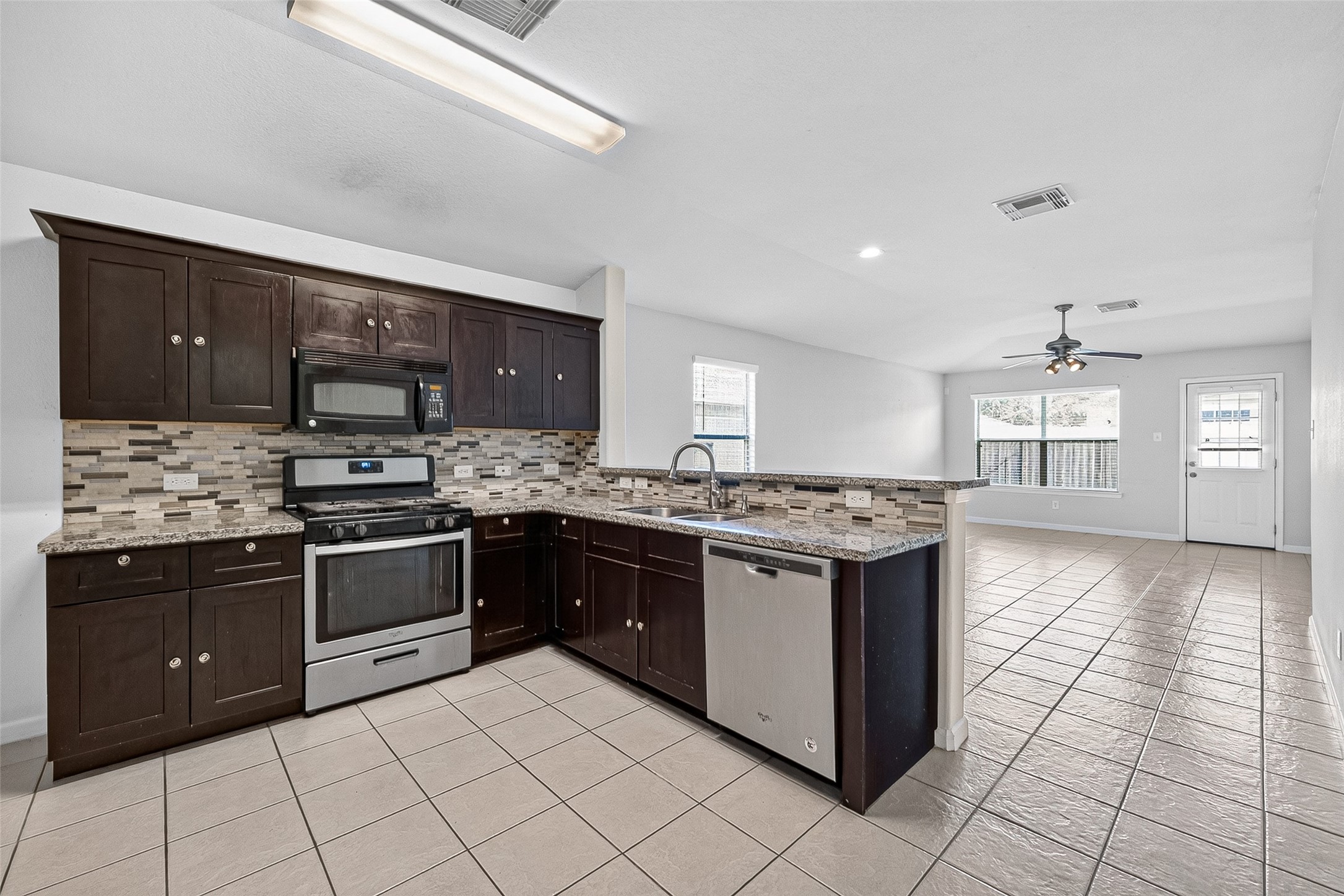 10907 Barker Gate Court Property Photo 9