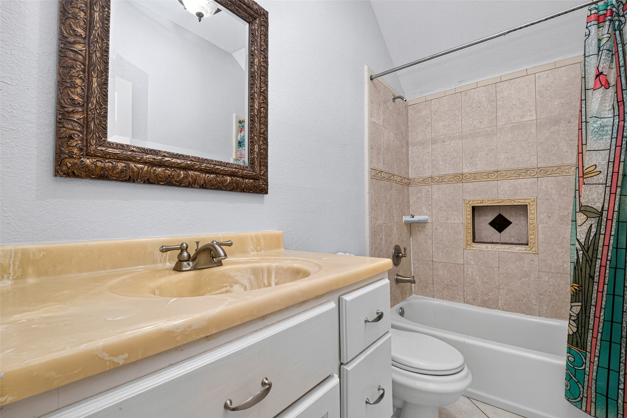 512 Bertloma Street Property Photo 18