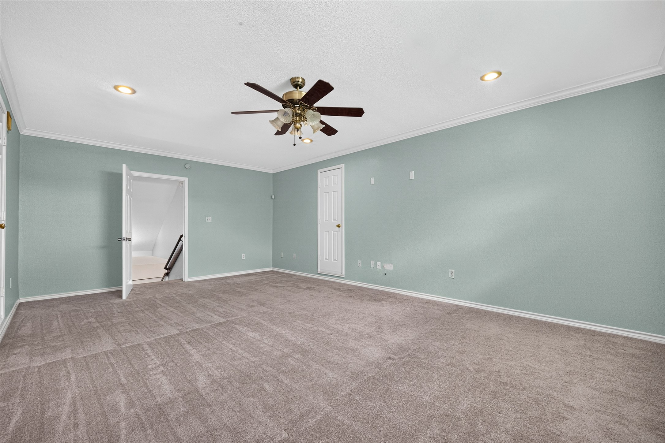 512 Bertloma Street Property Photo 35