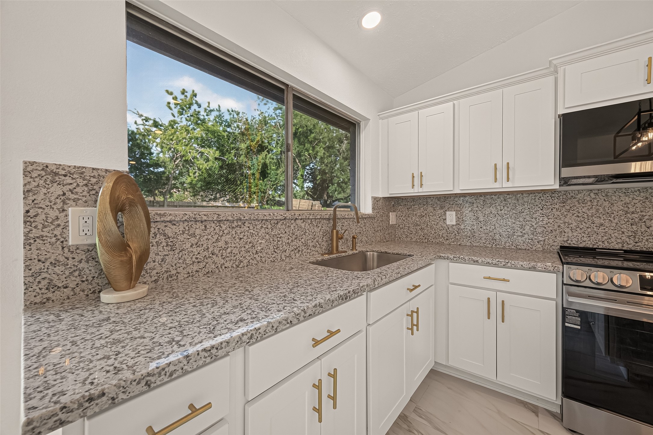 16619 Tibet Road Property Photo 11