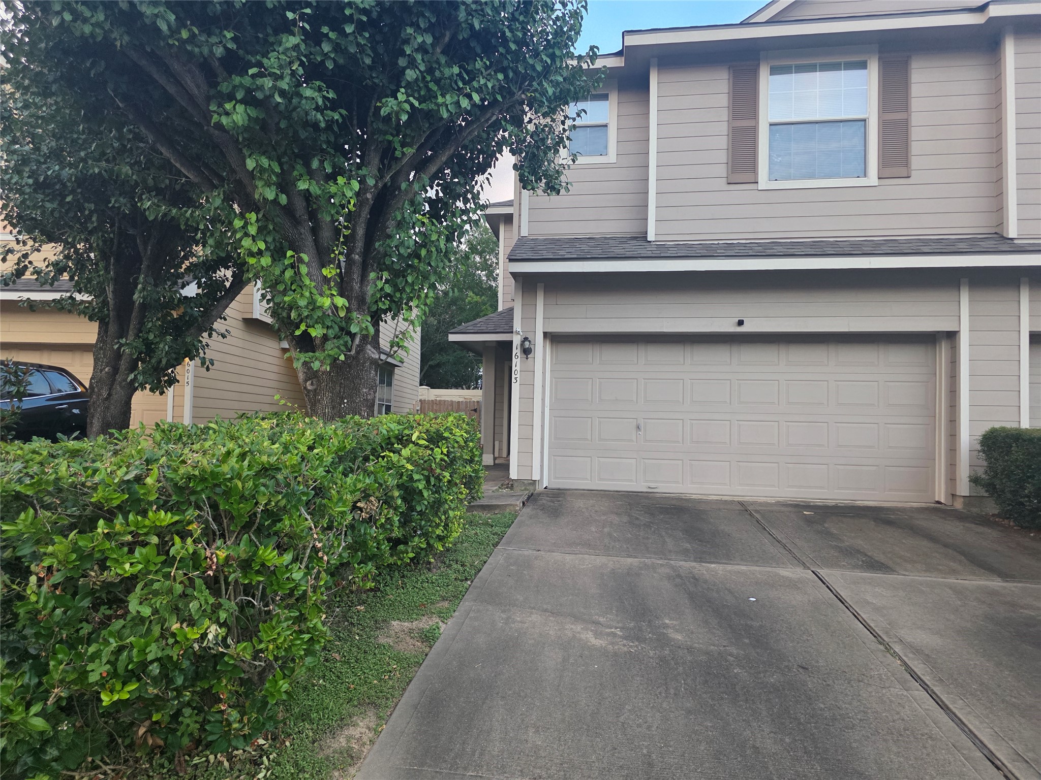 16107 Sandy Path Lane Property Photo 1