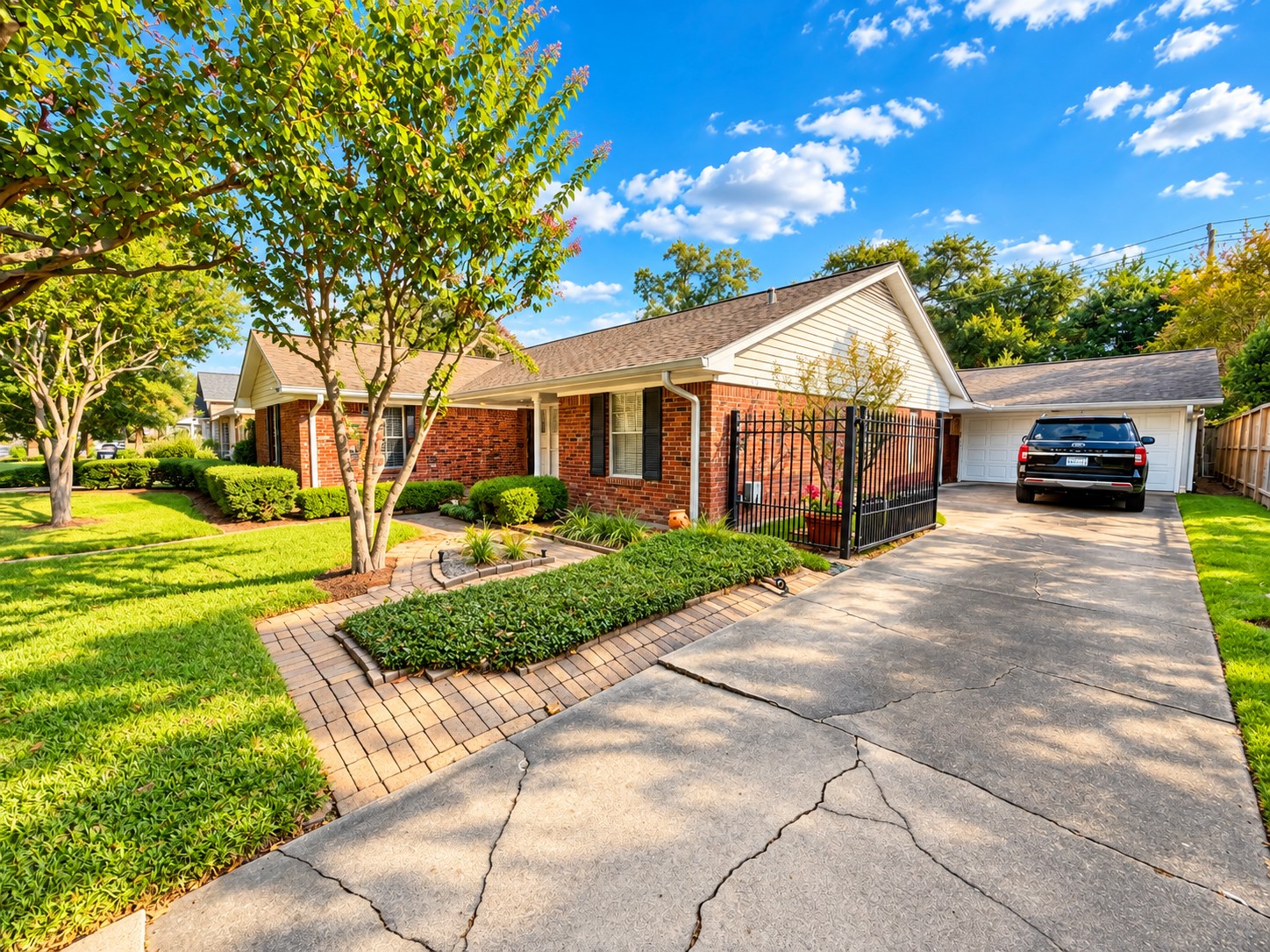 7903 Meadow Lake Lane Property Photo 4