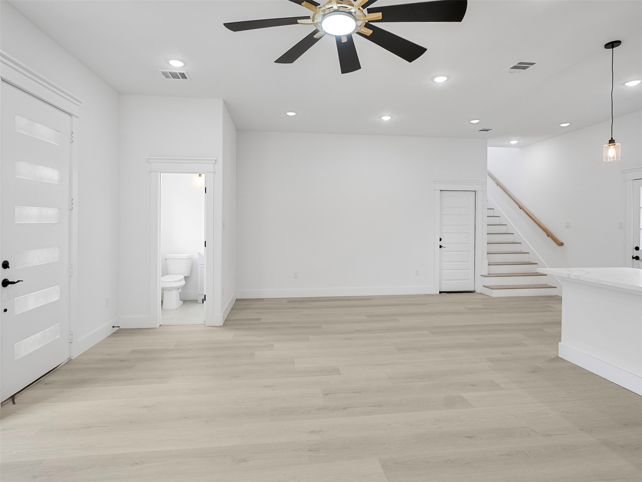 4111 E Toliver Street Property Photo 8