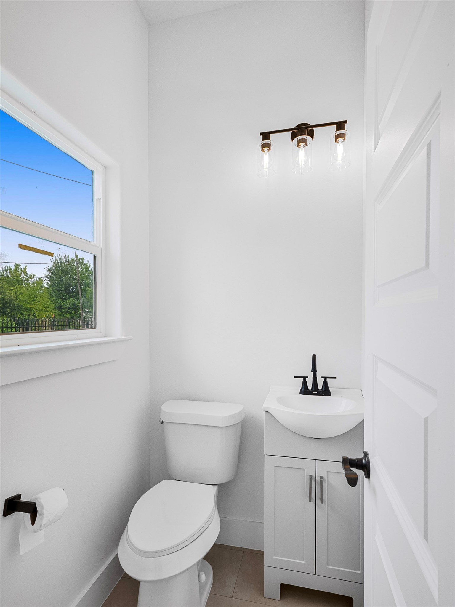 4111 E Toliver Street Property Photo 10