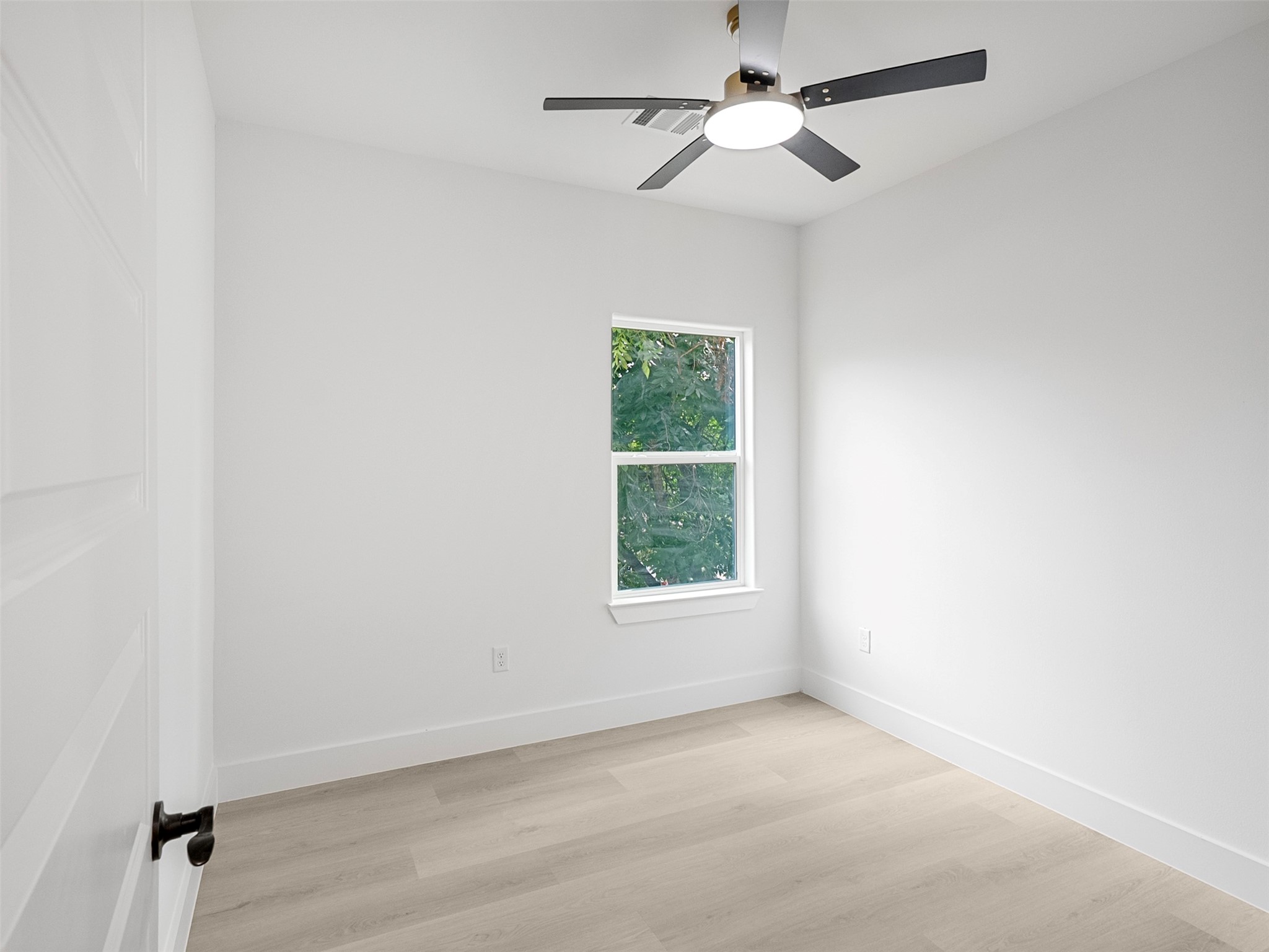 4111 E Toliver Street Property Photo 12