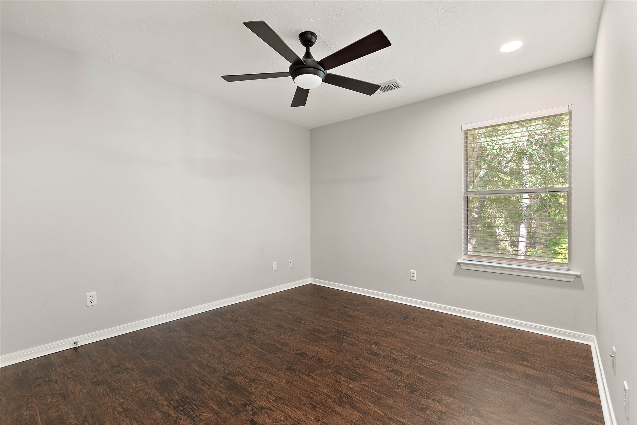 139 Ledgestone Place Property Photo 28
