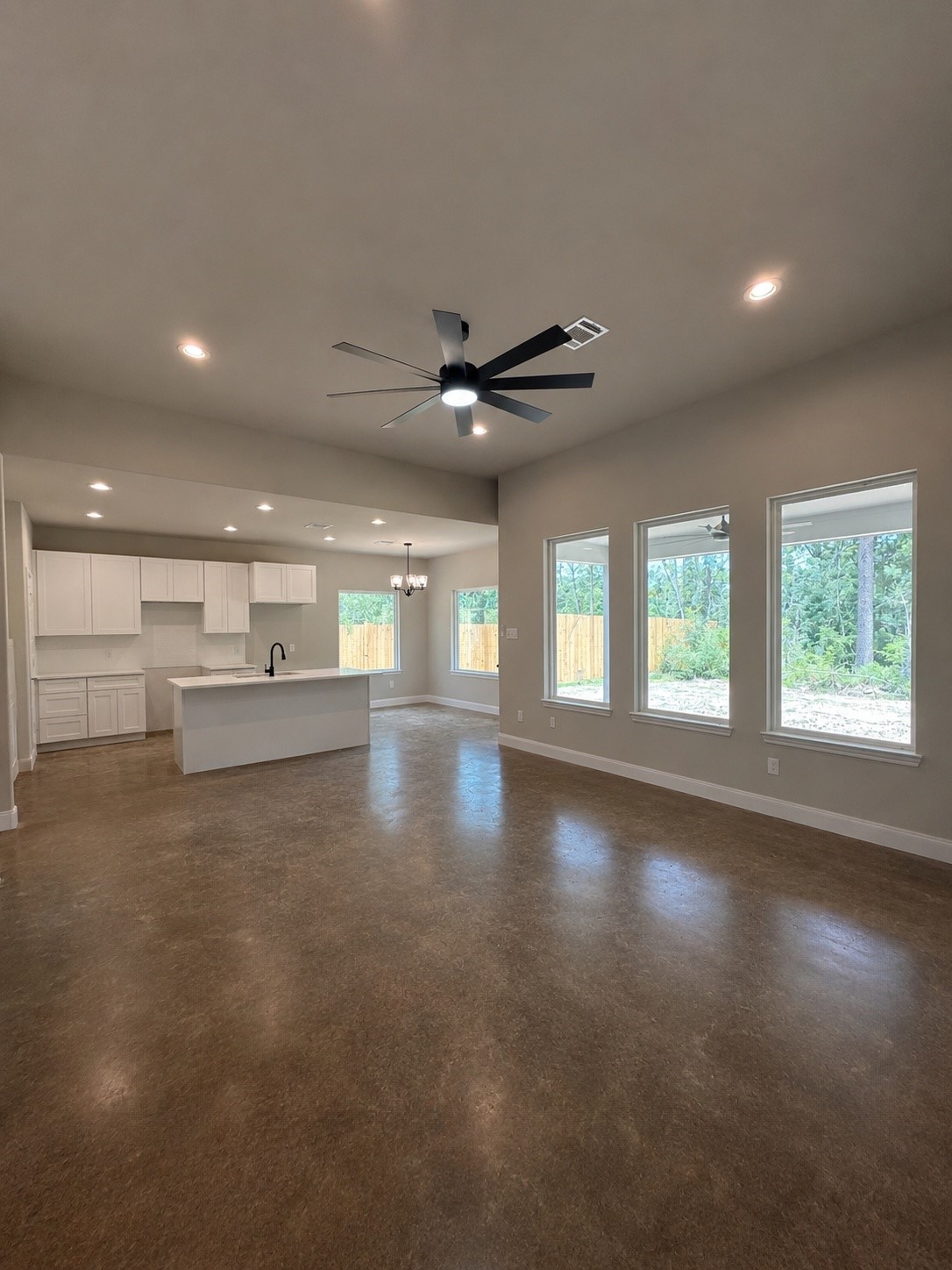 15506 Arrowhead Loop W Property Photo 5