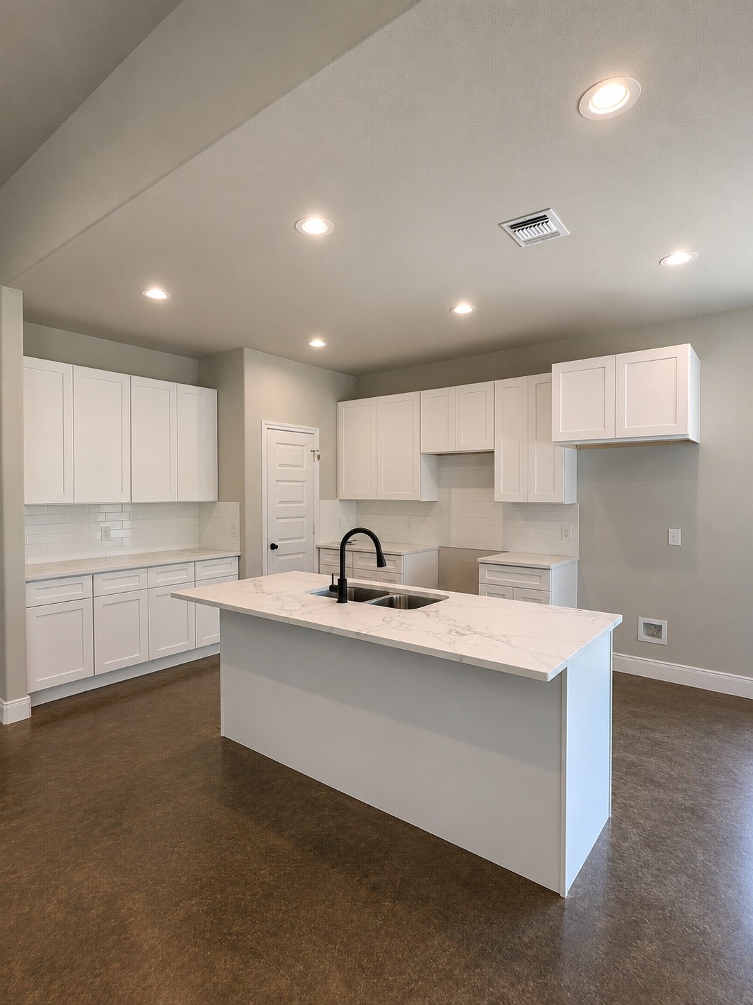 15506 Arrowhead Loop W Property Photo 11