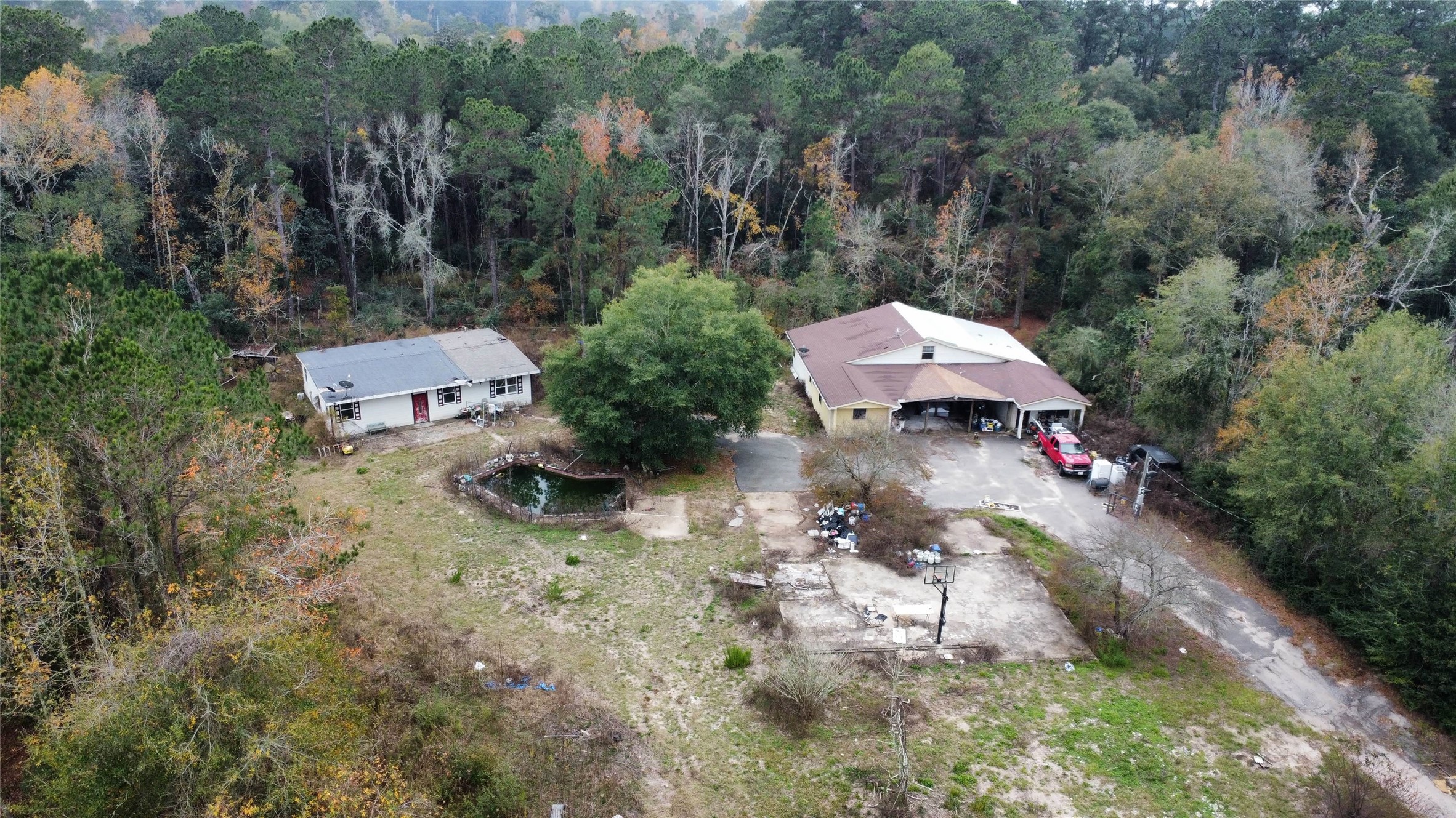 719 County Rd 3880 Property Photo 4