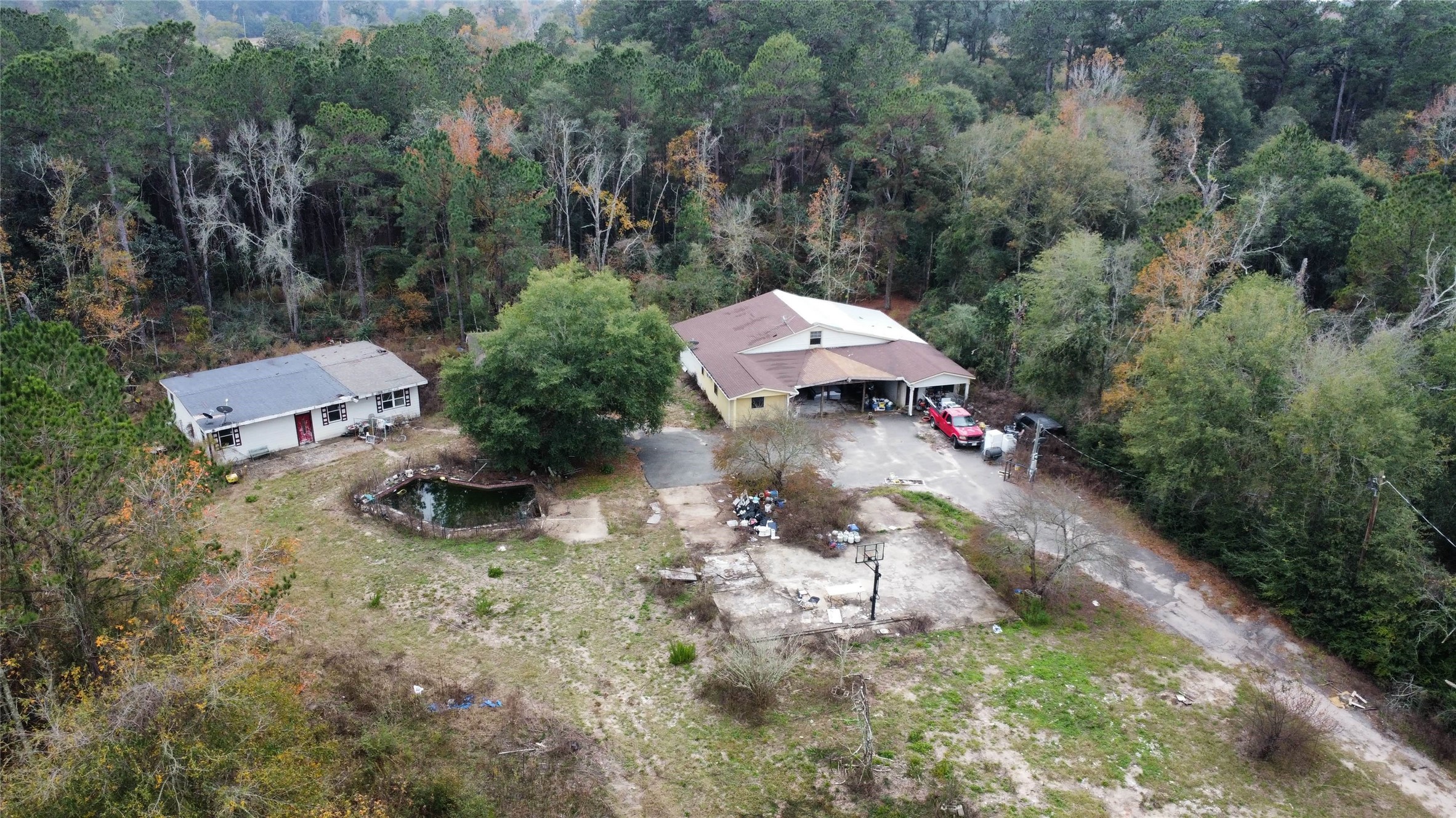 719 County Rd 3880 Property Photo 5