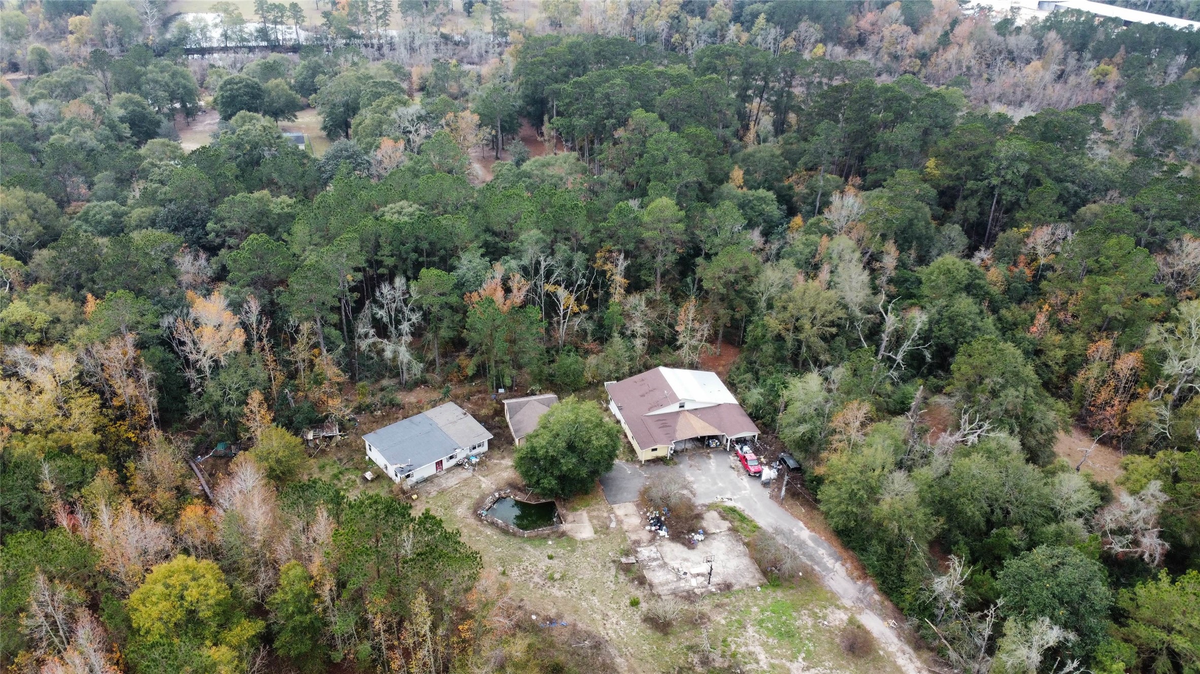 719 County Rd 3880 Property Photo 6