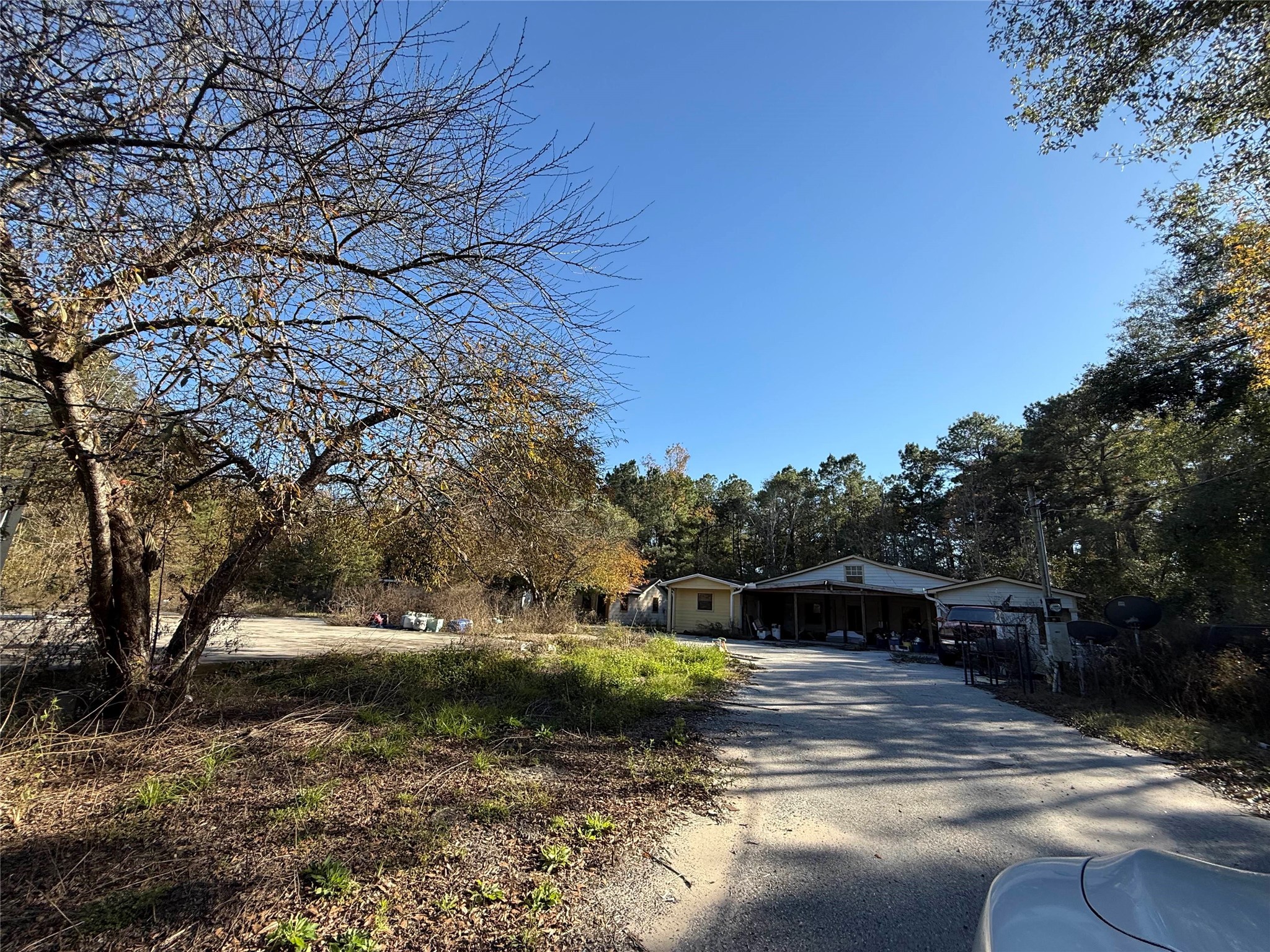 719 County Rd 3880 Property Photo 12
