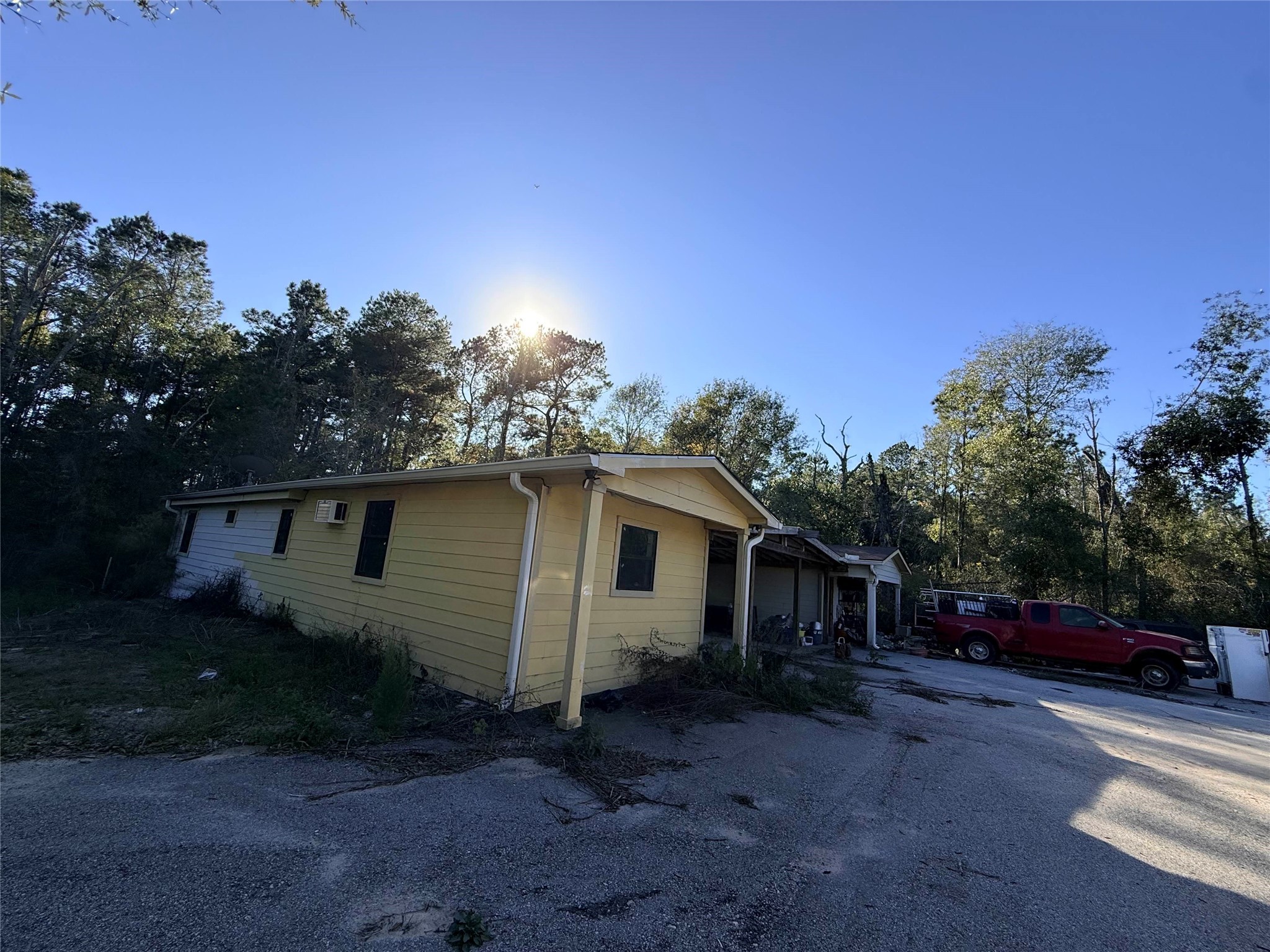719 County Rd 3880 Property Photo 24