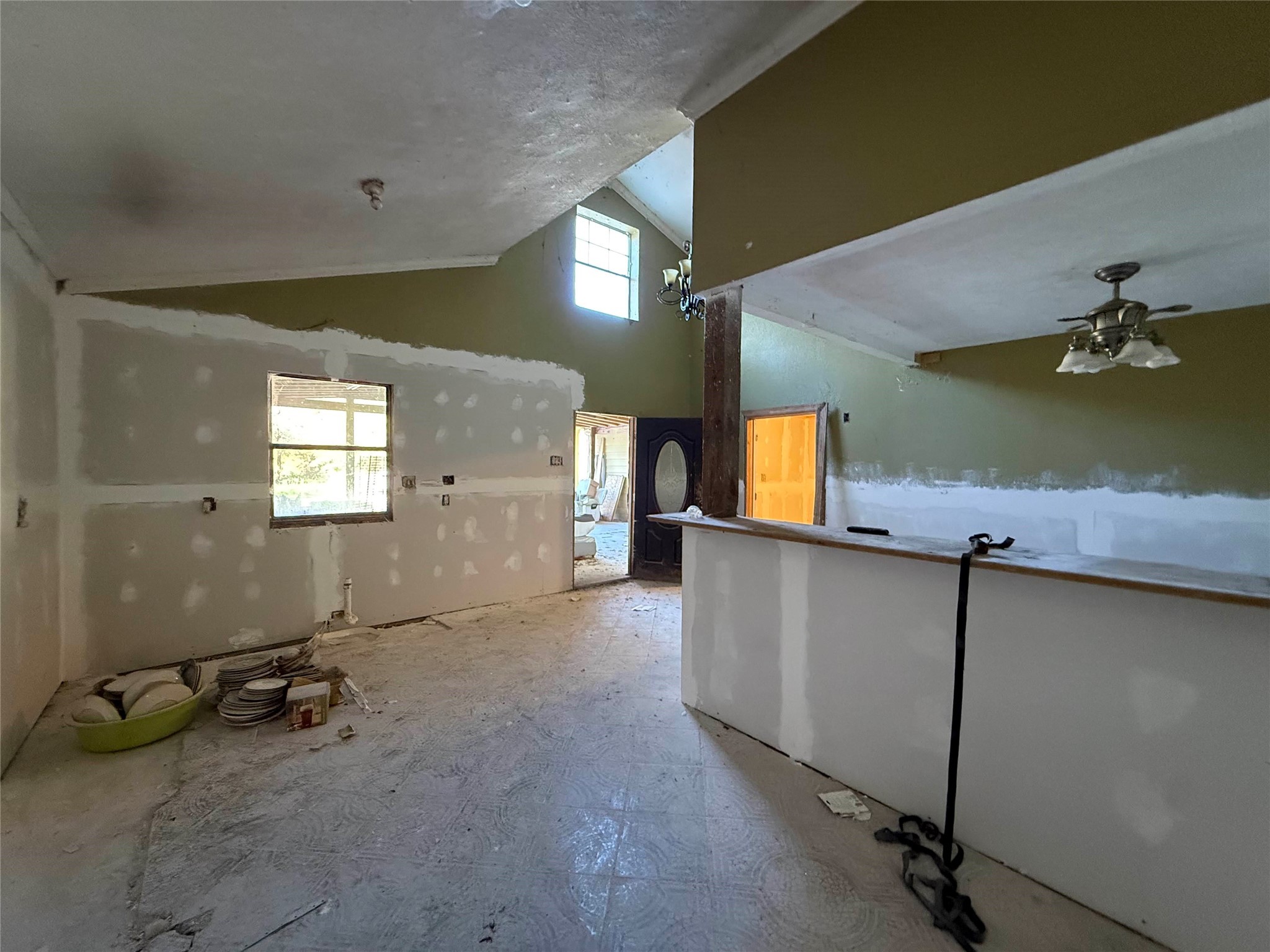 719 County Rd 3880 Property Photo 26
