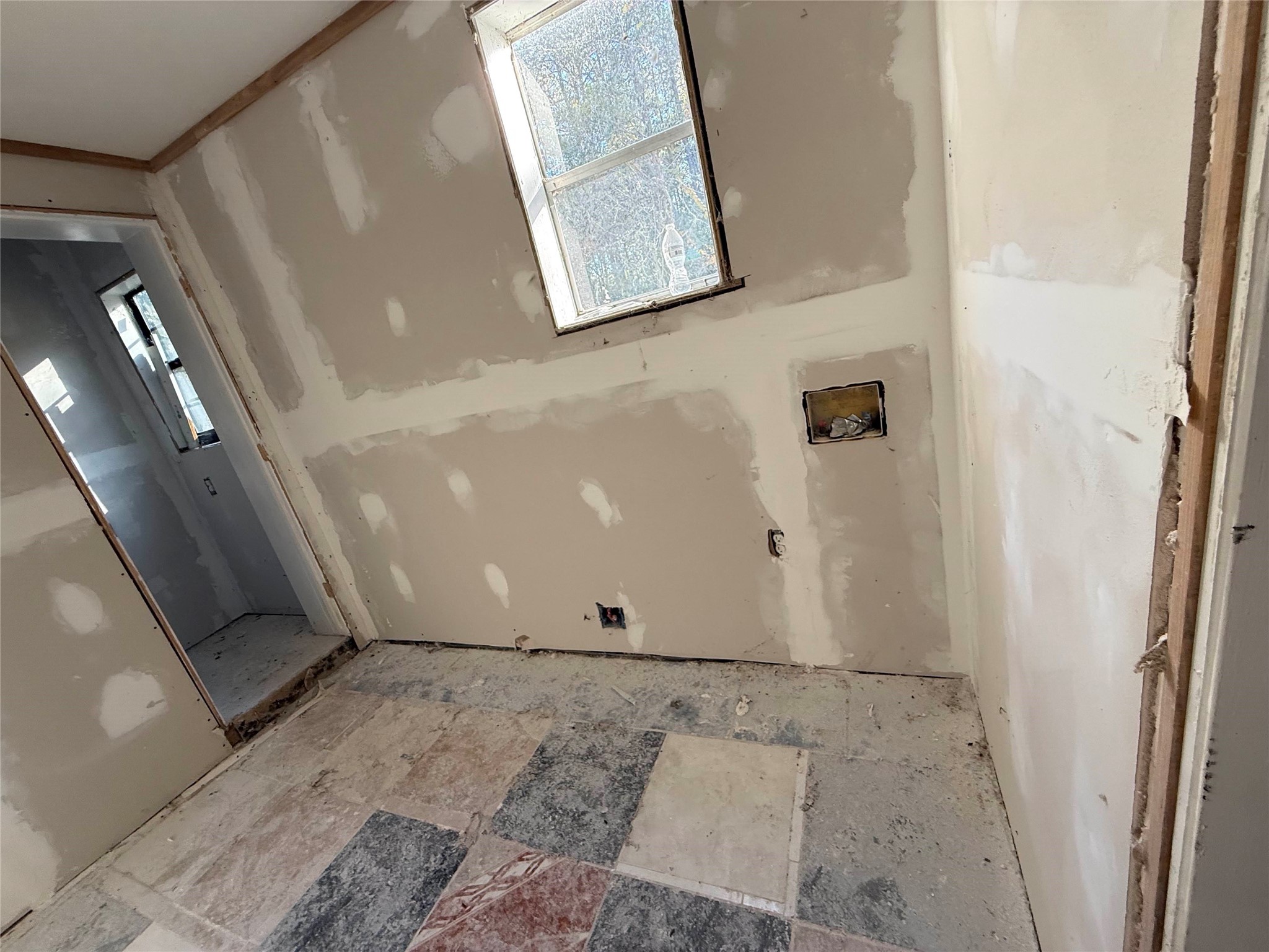 719 County Rd 3880 Property Photo 43