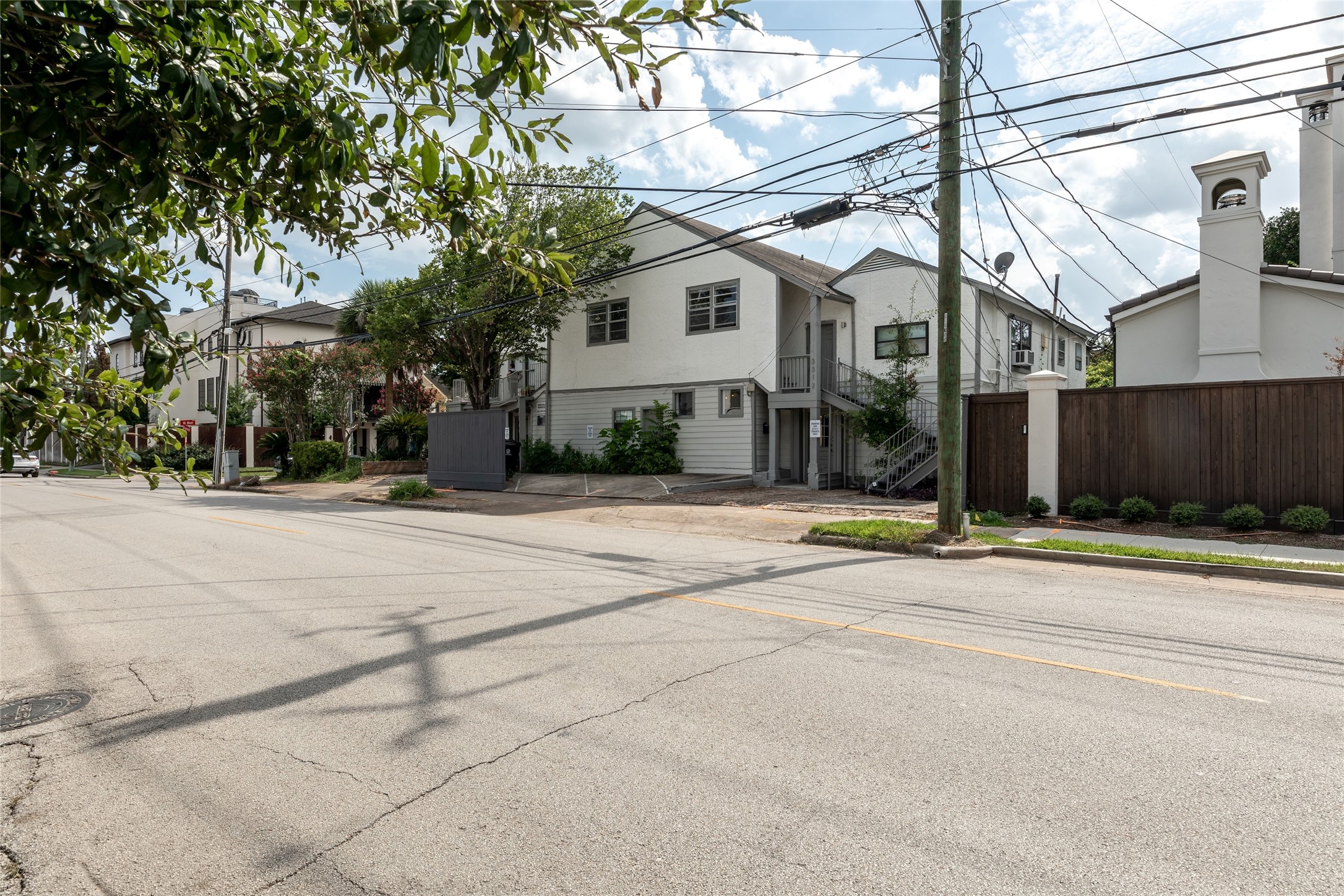 3314 Greenbriar Drive Property Photo 16