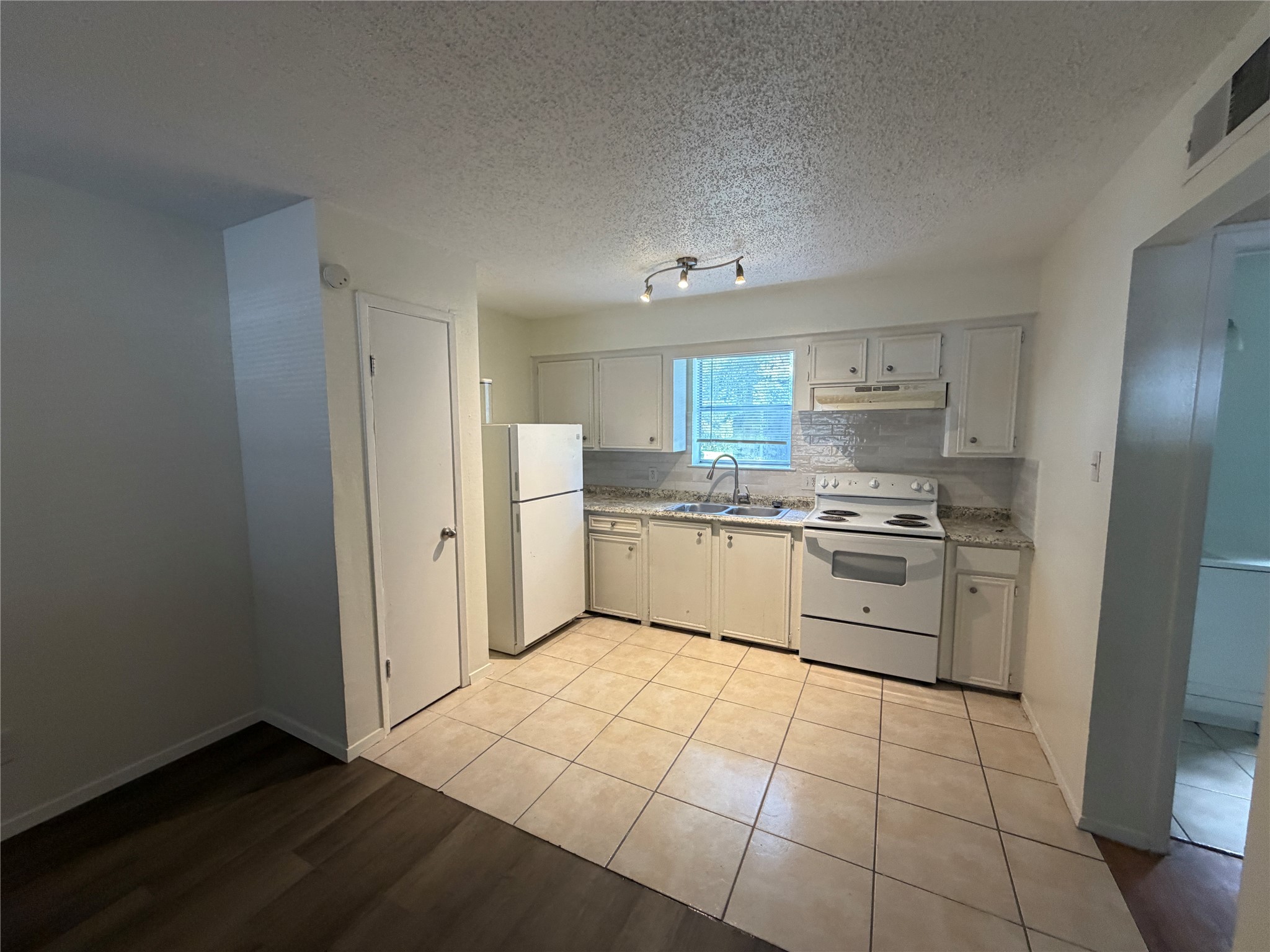 16957 Rabon Chapel Road 10 Property Photo 3