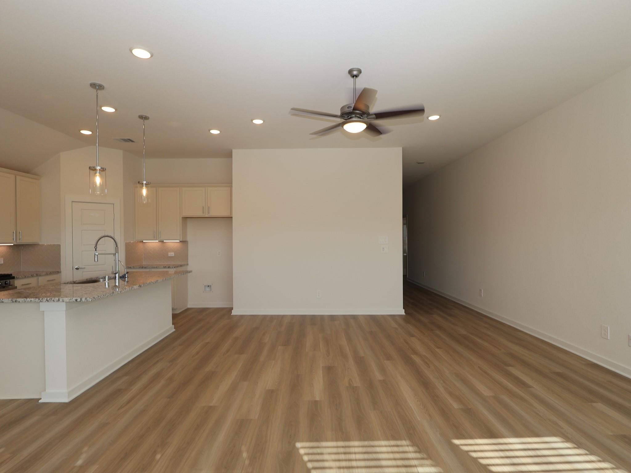 962 Garden Path Drive, Willis Tx 77378 Property Photo 5