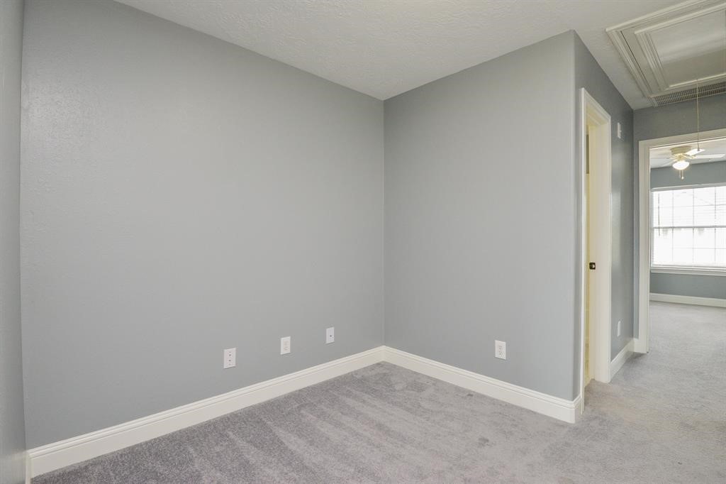 8755 Thistlemoor Lane Property Photo 7
